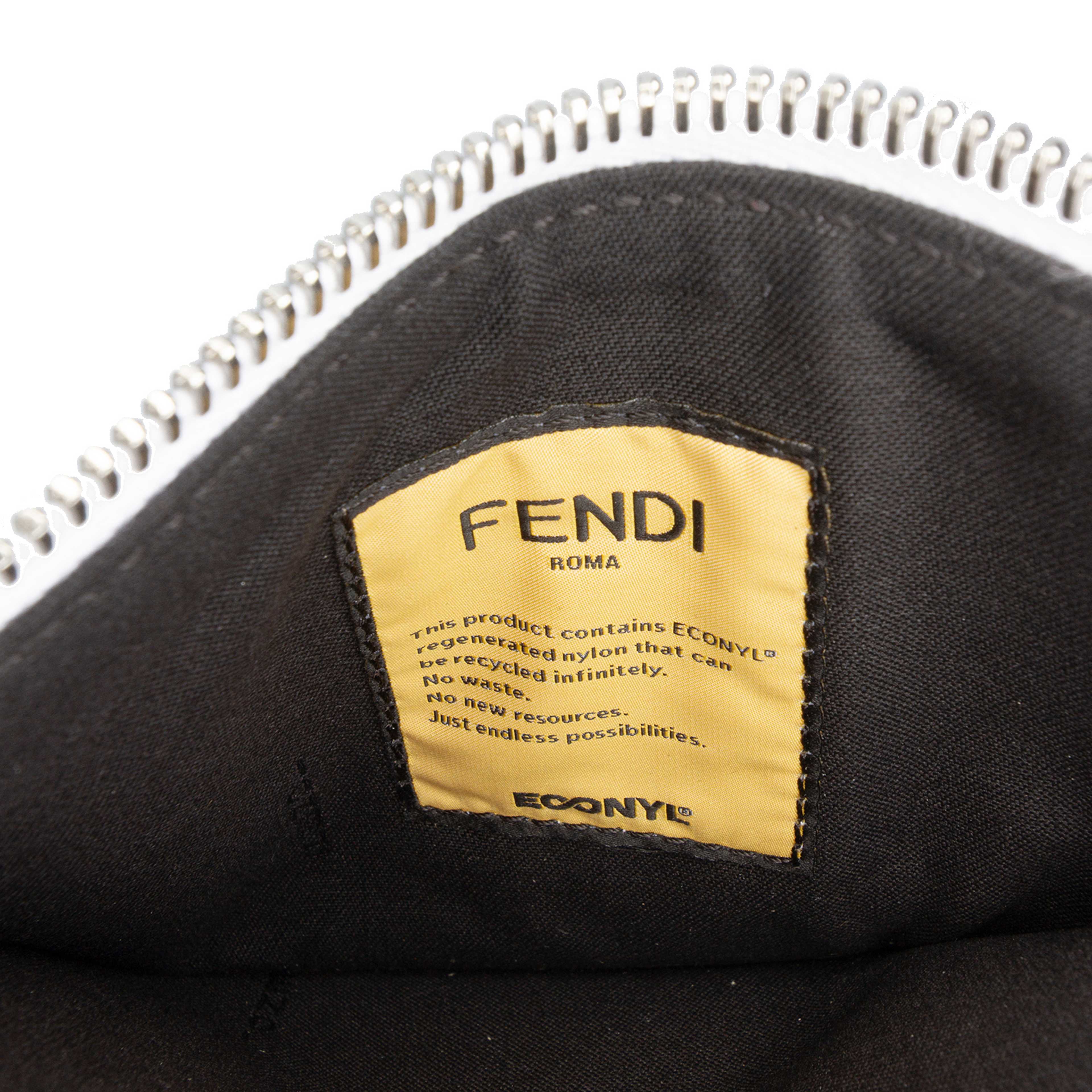 Fendi Small Nylon Peekaboo Iseeu Satchel, från Luxclusif, i färgen black. Klicka för att öppna bilden i stort format