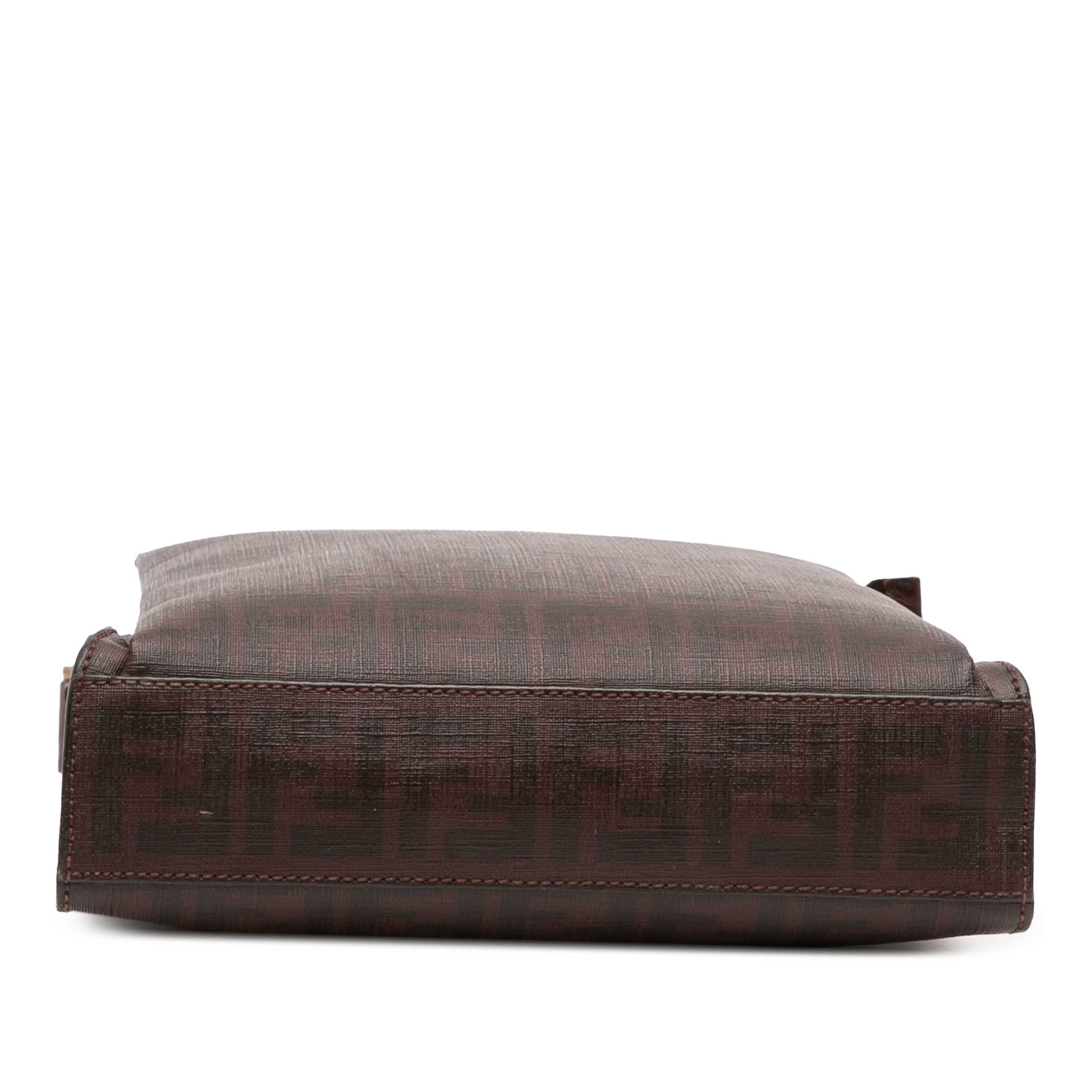 Fendi Zucca Coated Canvas Crossbody, från Luxclusif, i färgen brown. Klicka för att öppna bilden i stort format