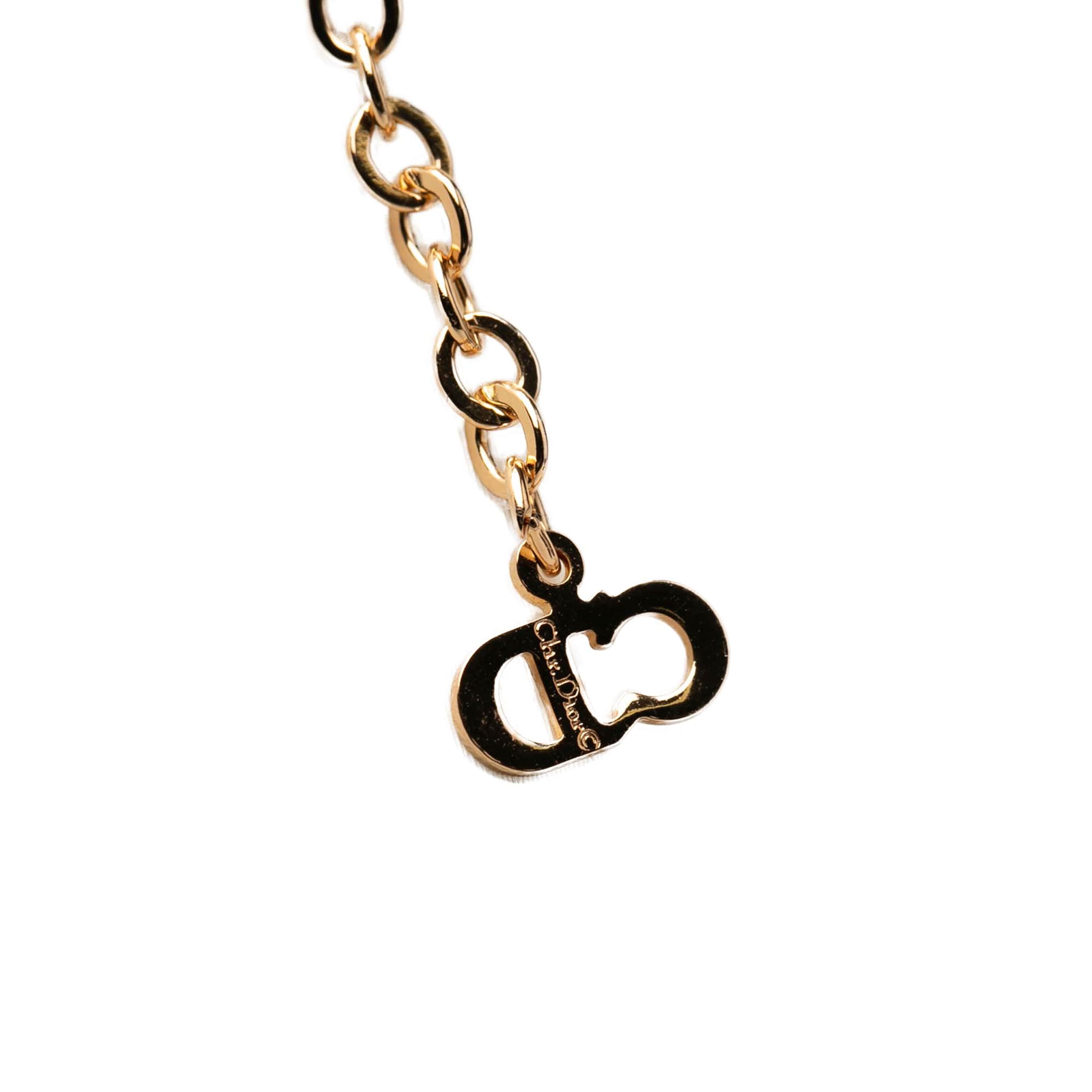 Dior Gold Plated Strass Cd Round Pendant Necklace, från Luxclusif, i färgen gold. Klicka för att öppna bilden i stort format