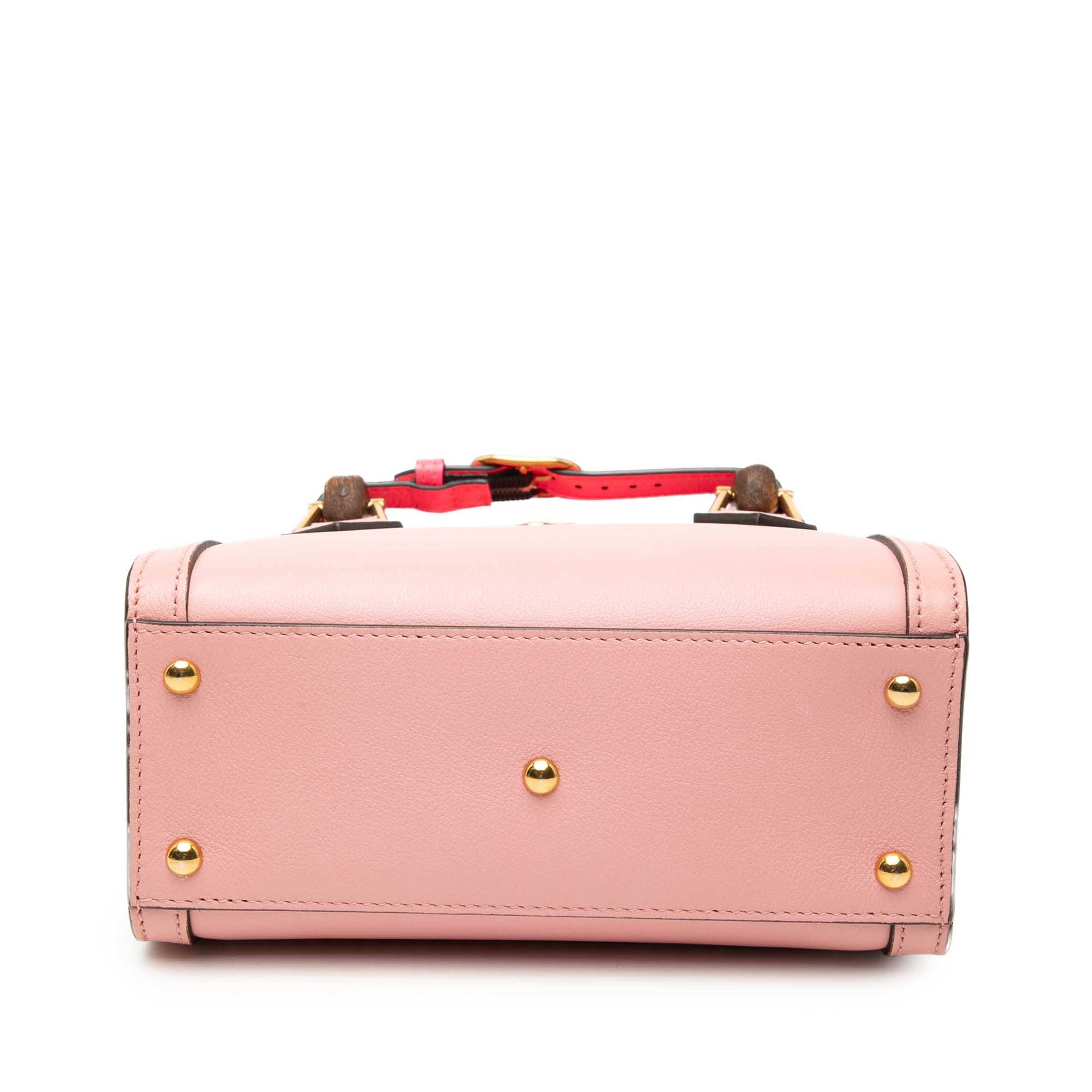 Gucci Mini Calfskin Bamboo Diana Satchel, från Luxclusif, i färgen rosa. Klicka för att öppna bilden i stort format