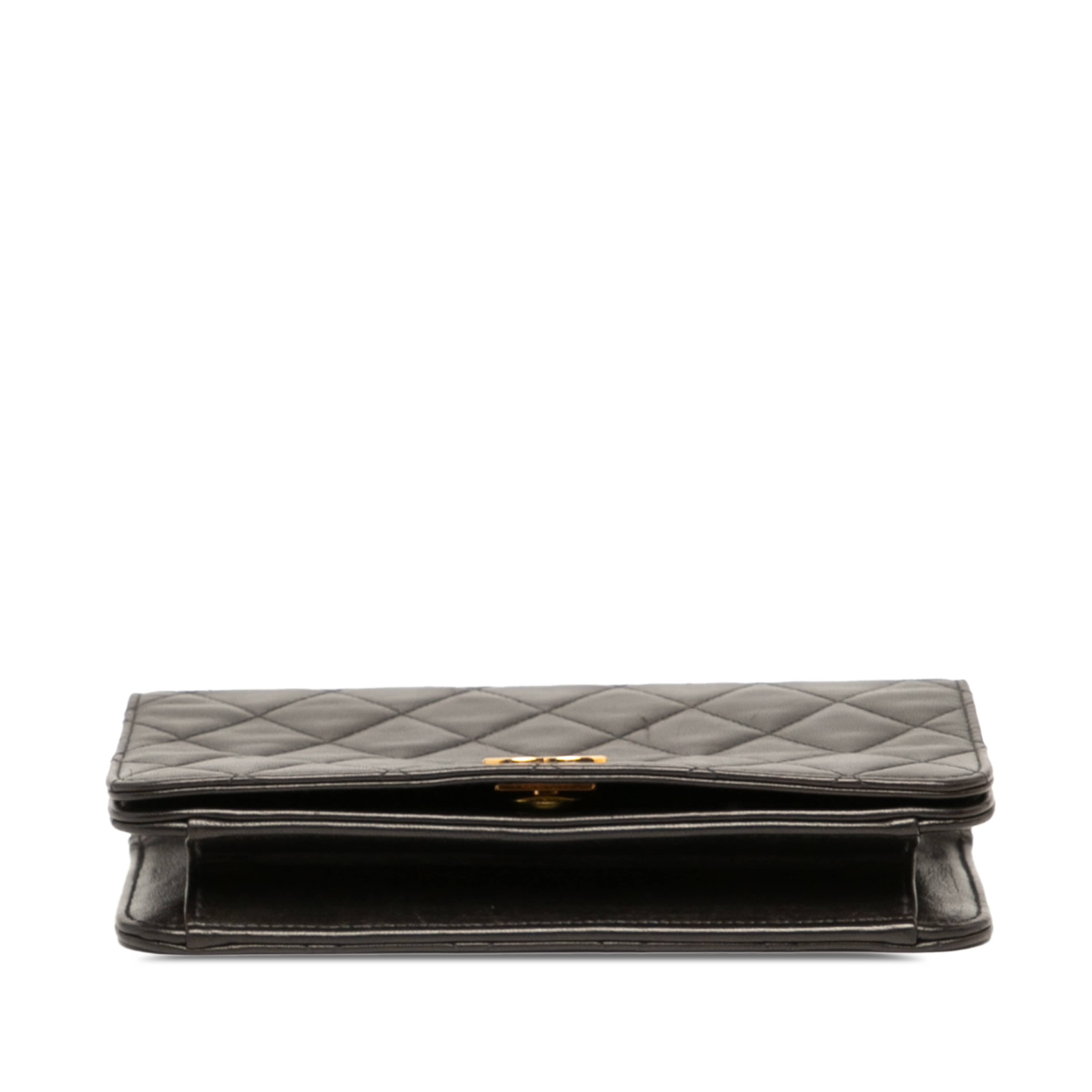 Chanel Mini Cc Quilted Lambskin Full Flap, från Luxclusif, i färgen svart. Klicka för att öppna bilden i stort format