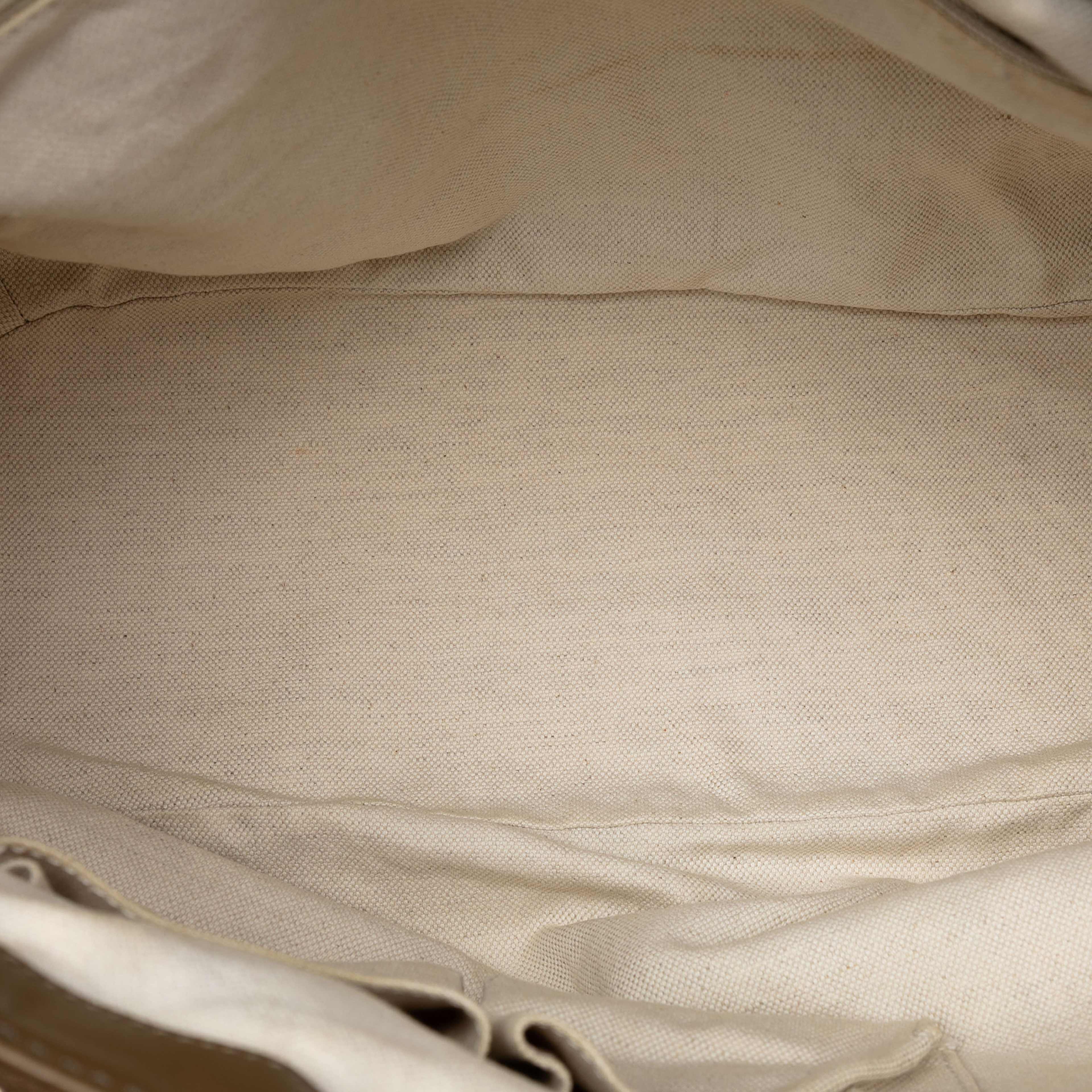 Gucci Gg Canvas Sukey Satchel, från Luxclusif, i färgen beige. Klicka för att öppna bilden i stort format