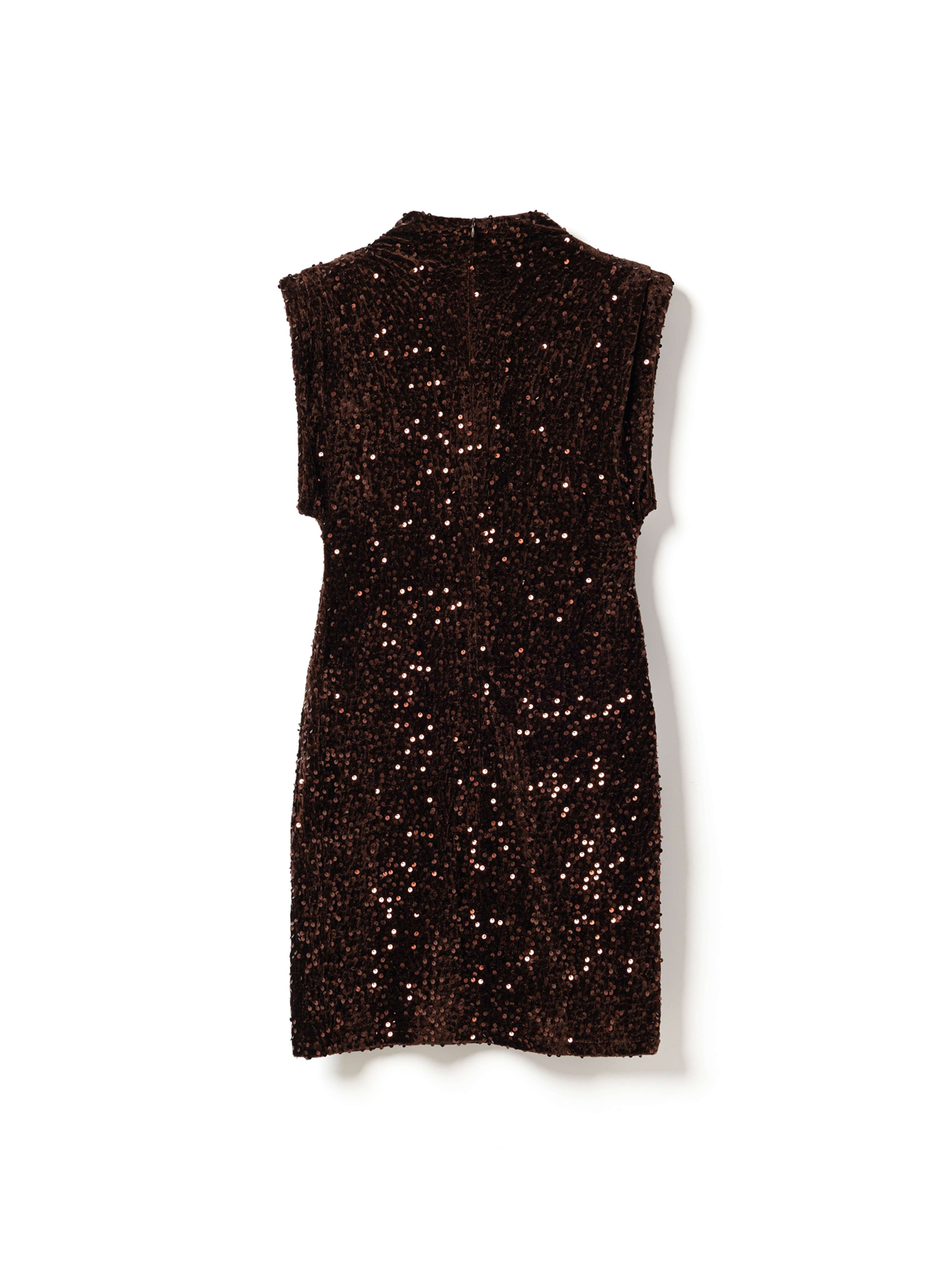 Kali Dress - Chocolate Brown, från Noella, i färgen chocolate brown. Klicka för att öppna bilden i stort format