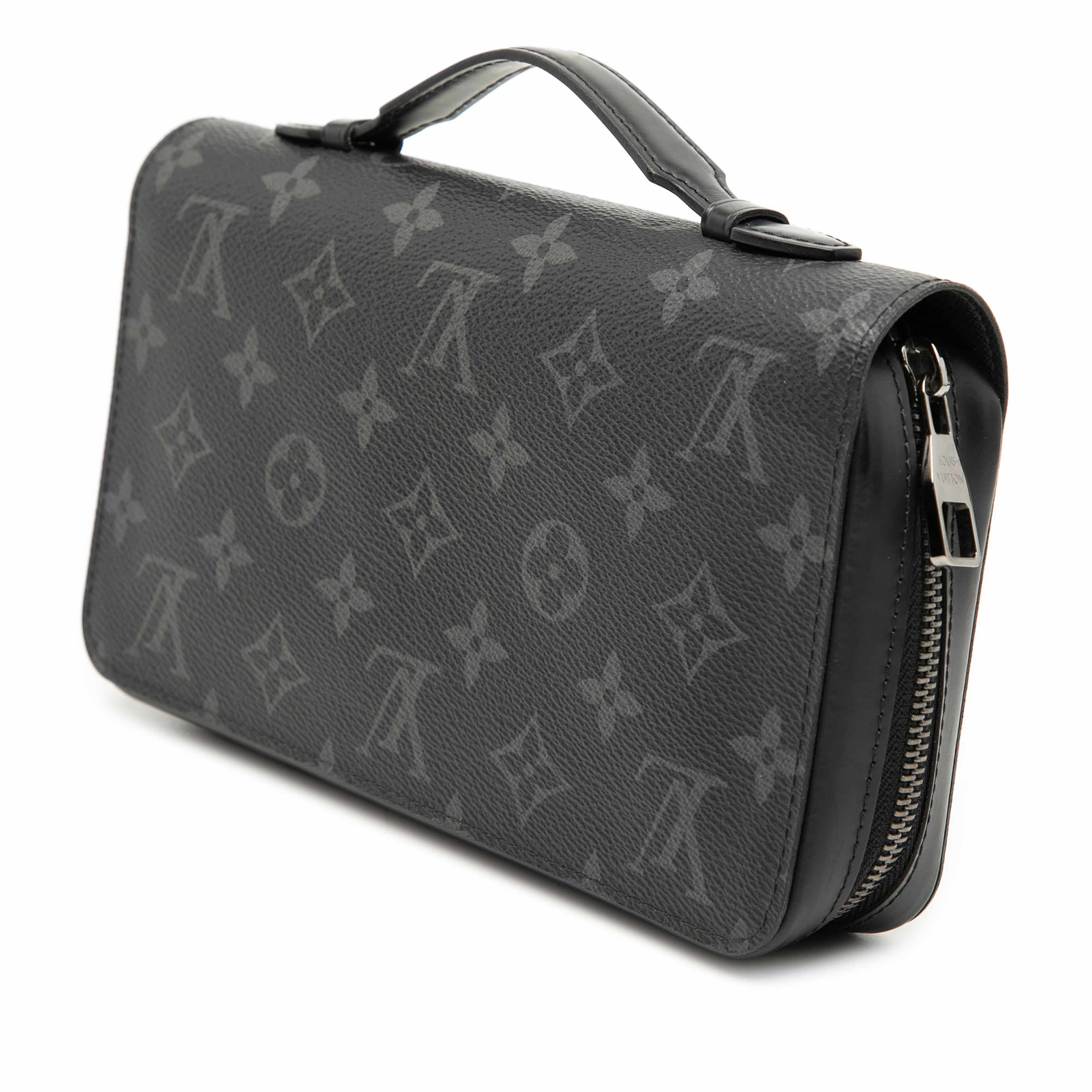 Louis Vuitton Monogram Eclipse Zippy Xl Wallet, från Luxclusif, i färgen svart. Klicka för att öppna bilden i stort format