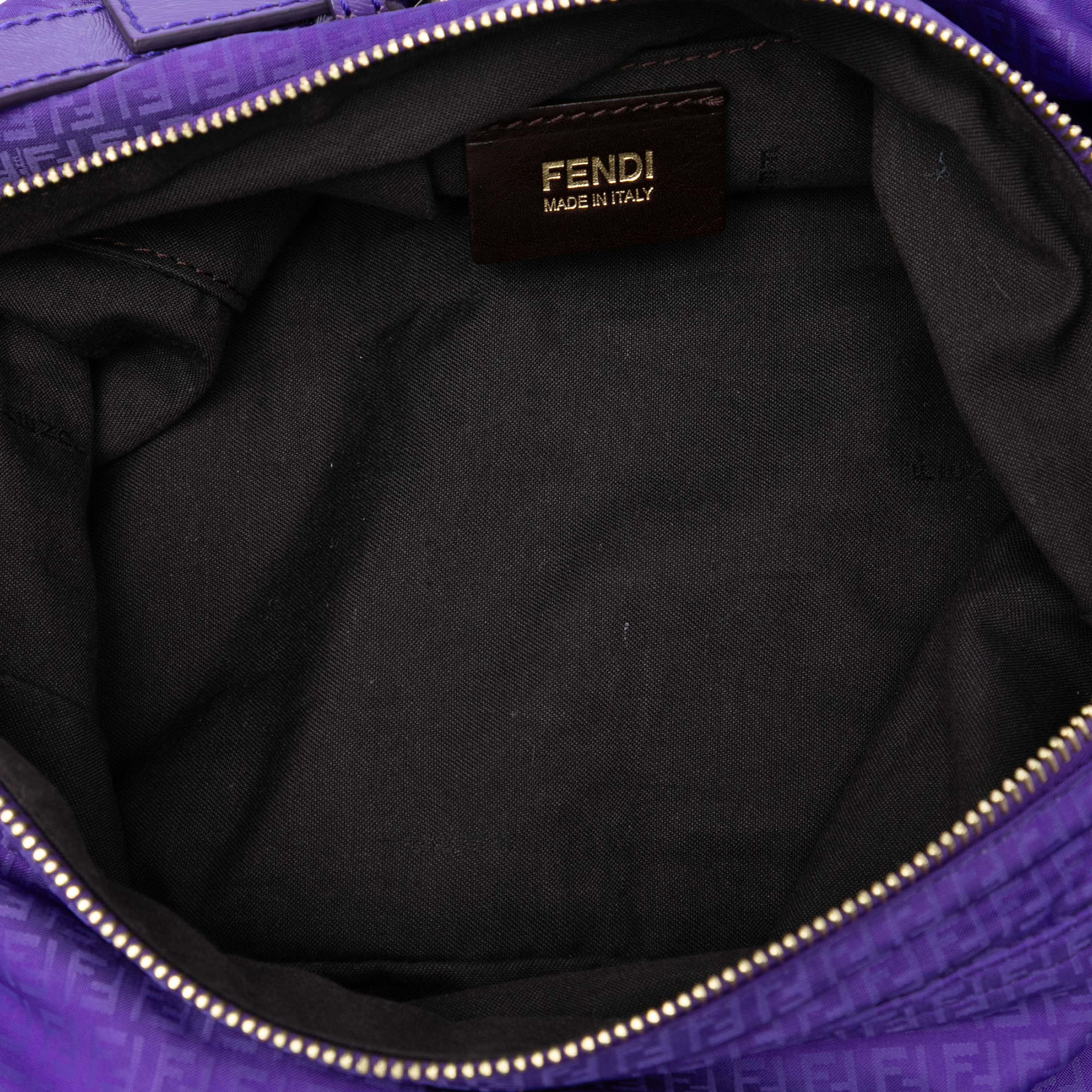 Fendi Micro Zucchino Nylon Mamma Forever, från Luxclusif, i färgen purple. Klicka för att öppna bilden i stort format