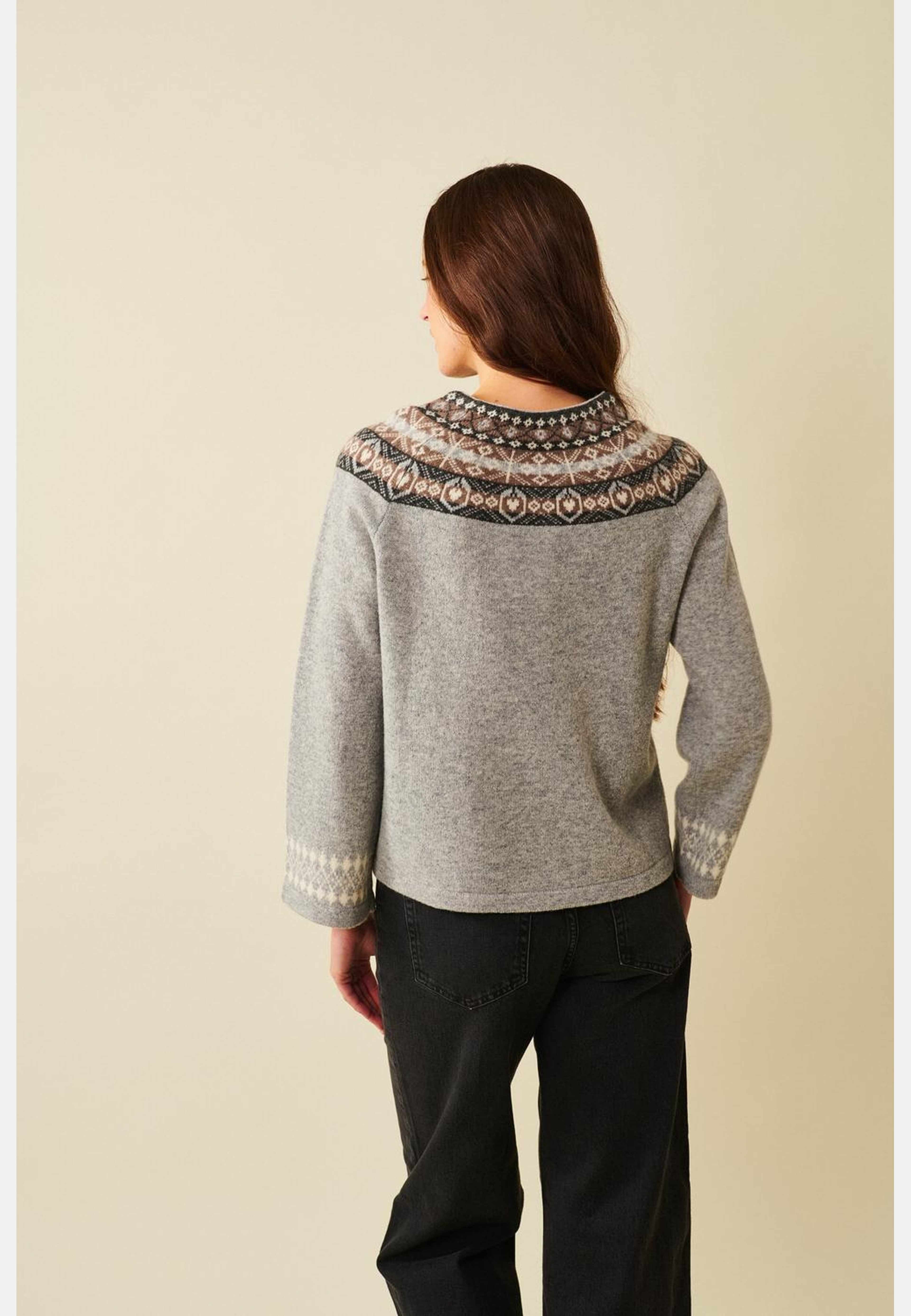 Vendela Cardigan, från Jumperfabriken, i färgen grey. Klicka för att öppna bilden i stort format