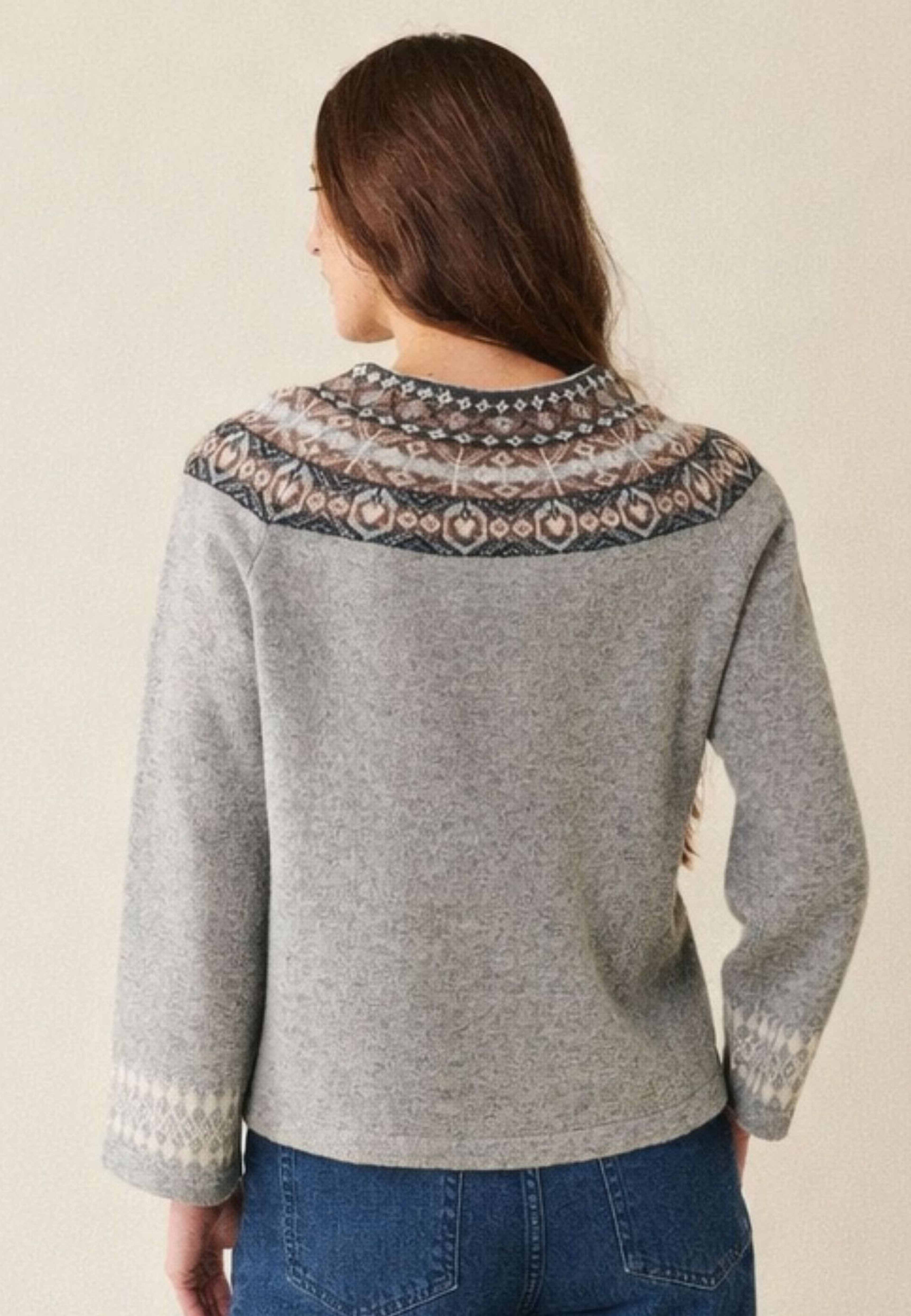 Vendela Cardigan, från Jumperfabriken, i färgen grey. Klicka för att öppna bilden i stort format