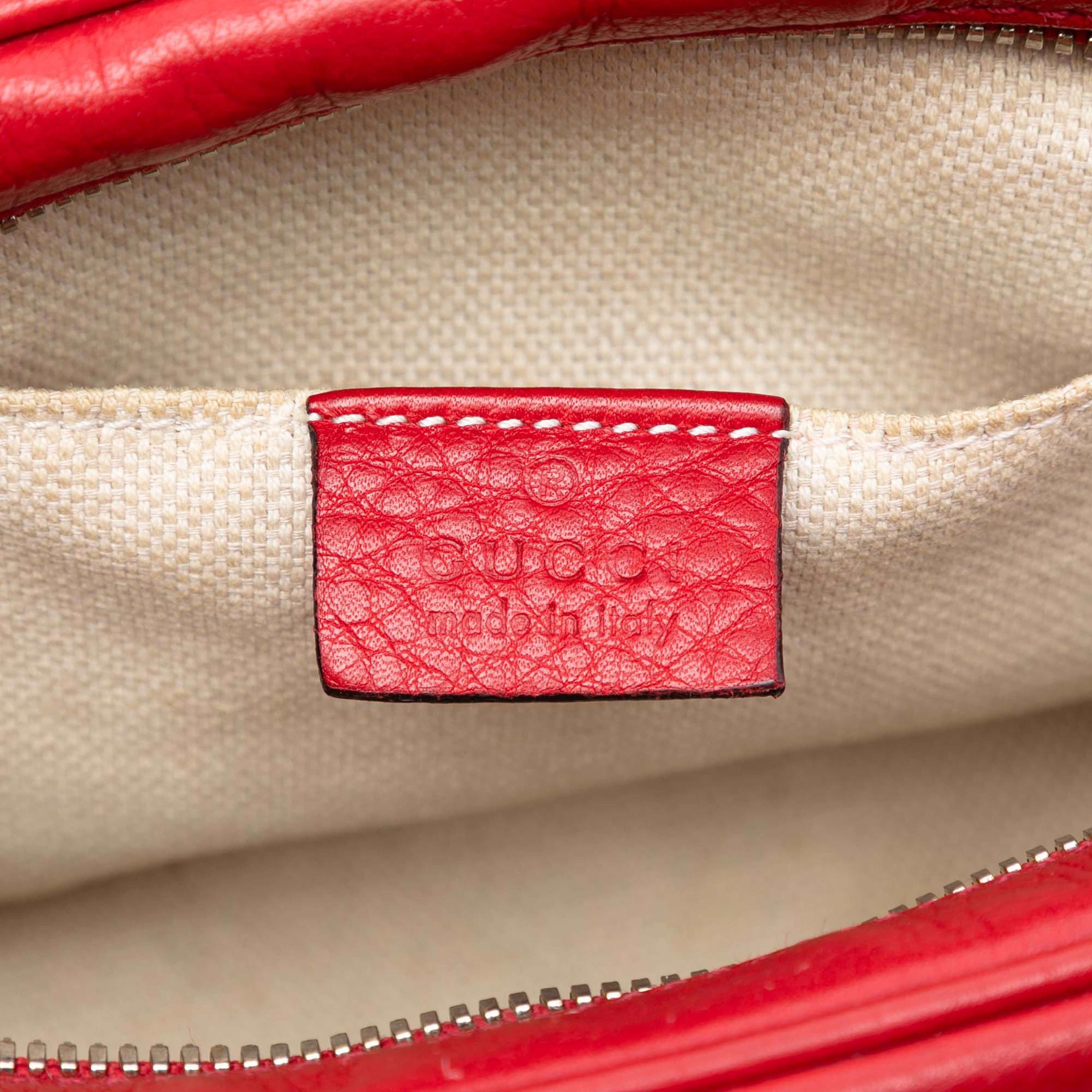 Gucci Leather Soho Disco Crossbody, från Luxclusif, i färgen red. Klicka för att öppna bilden i stort format