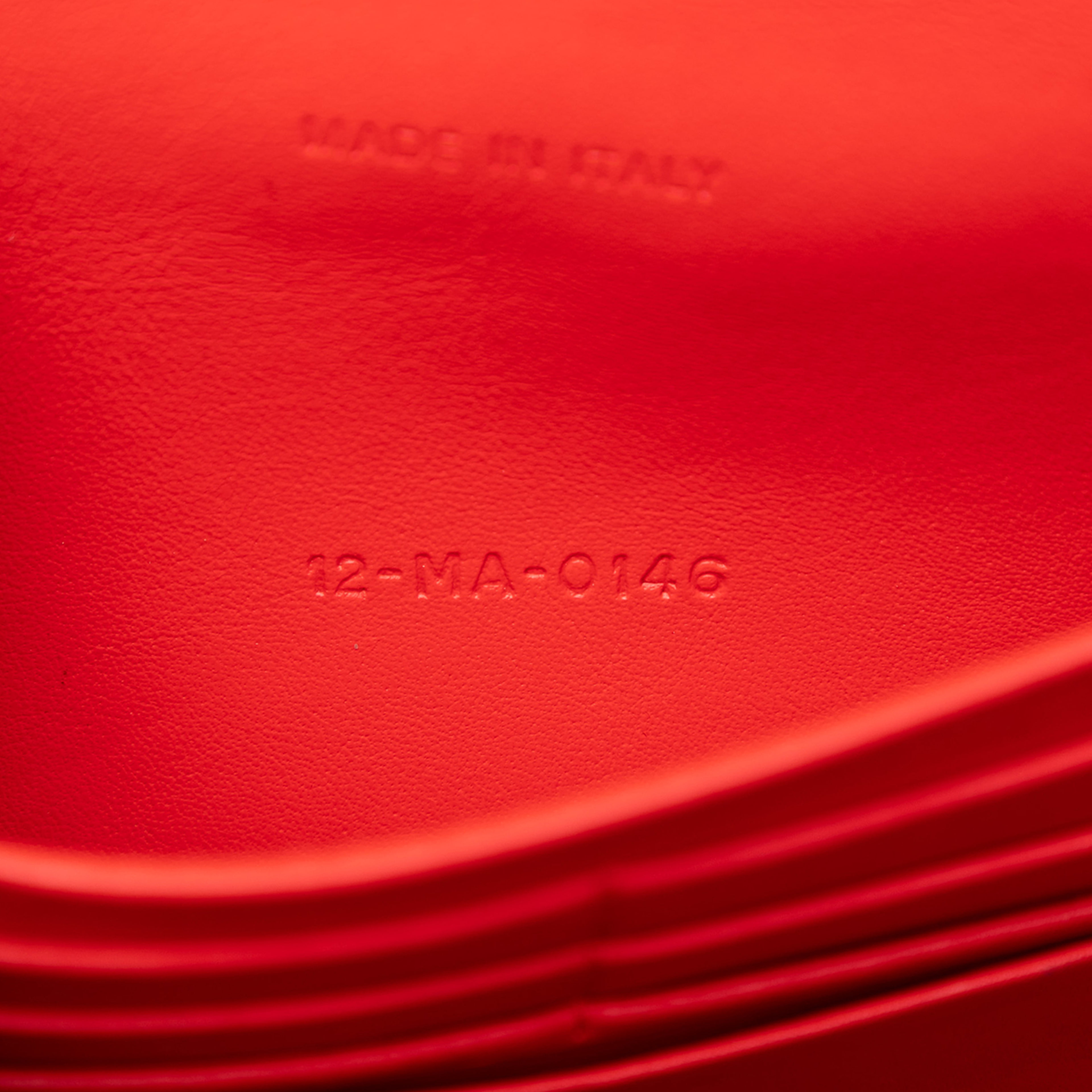 Dior Patent Cannage Miss Dior Promenade Crossbody, från Luxclusif, i färgen red. Klicka för att öppna bilden i stort format