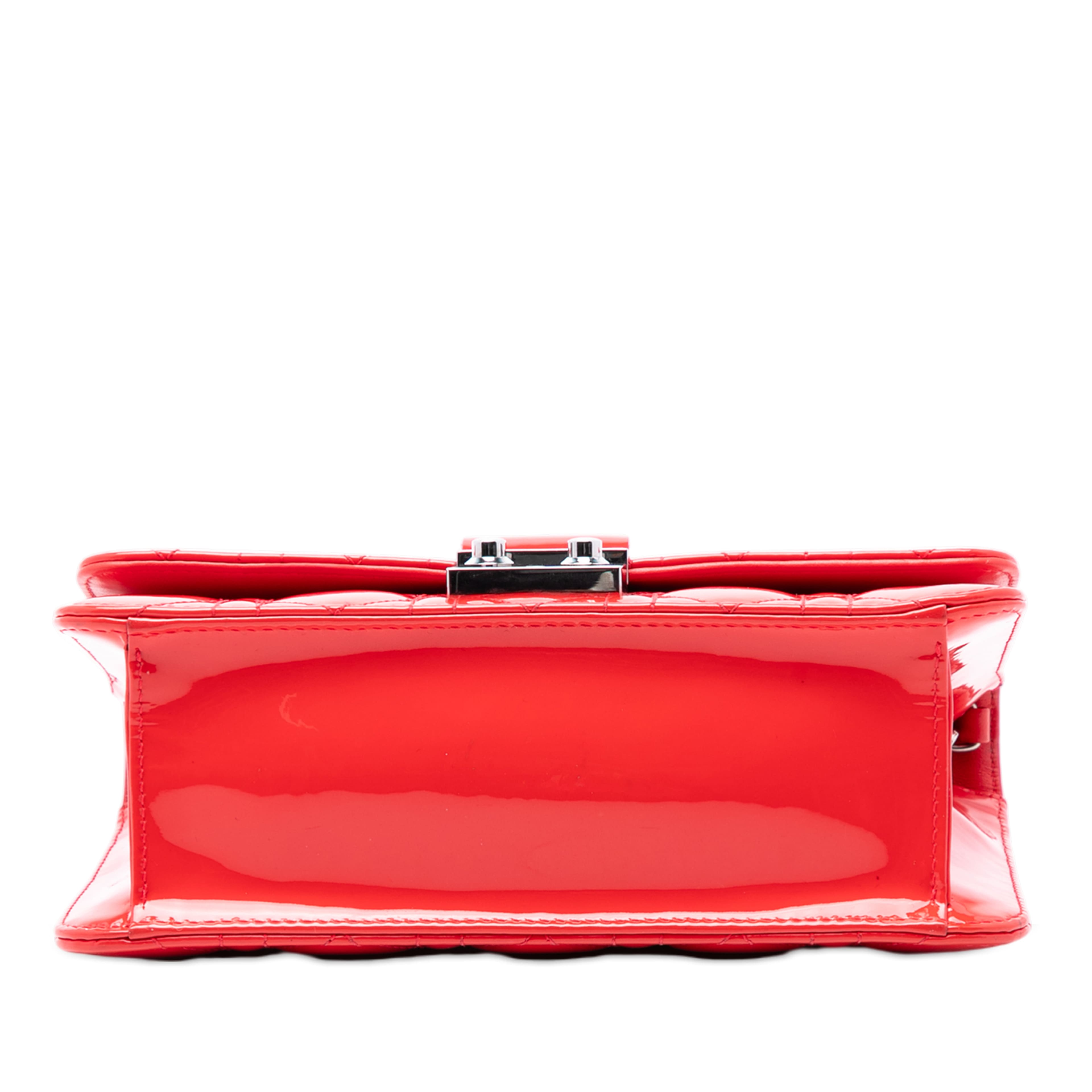 Dior Patent Cannage Miss Dior Promenade Crossbody, från Luxclusif, i färgen red. Klicka för att öppna bilden i stort format