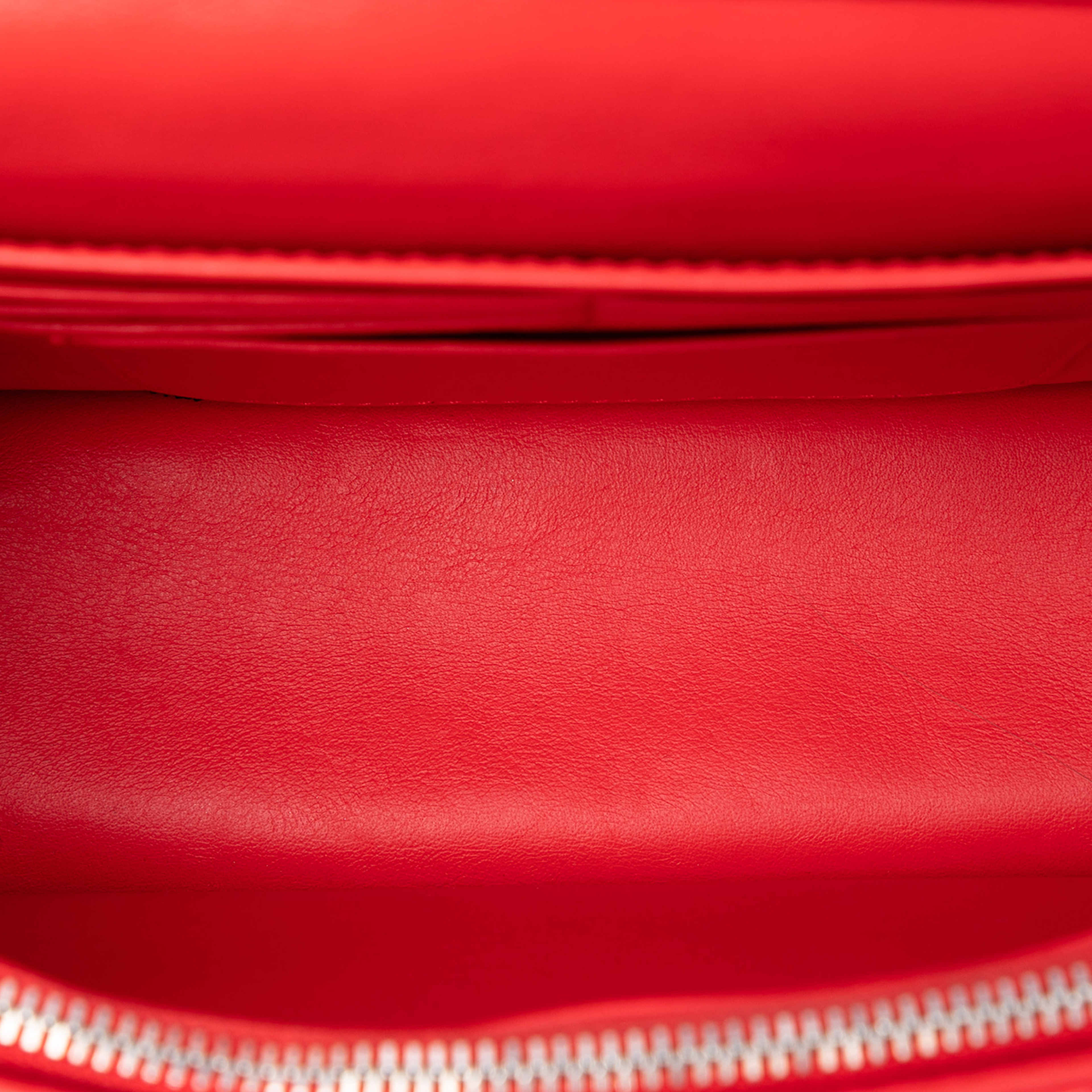Dior Patent Cannage Miss Dior Promenade Crossbody, från Luxclusif, i färgen red. Klicka för att öppna bilden i stort format