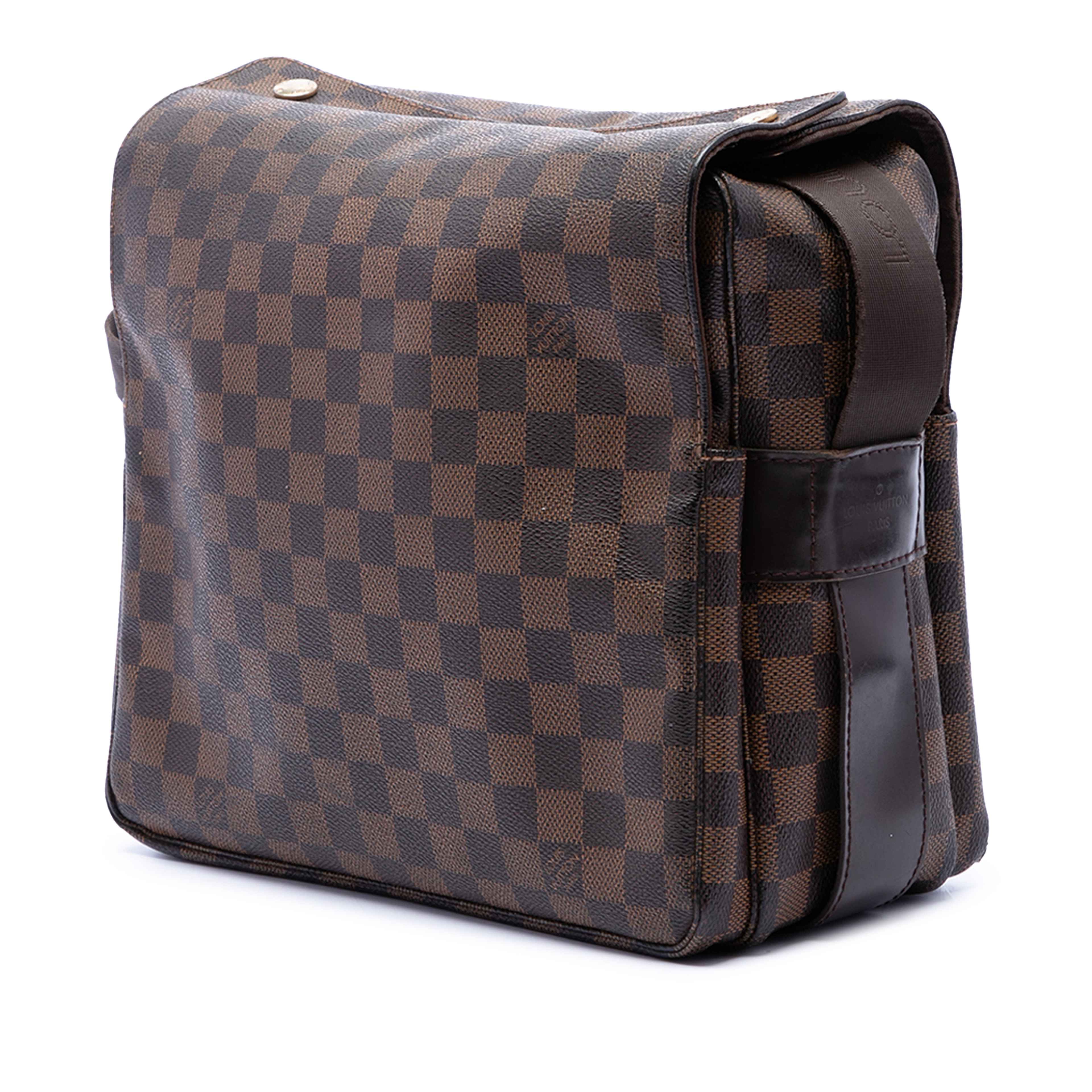 Louis Vuitton Damier Ebene Naviglio, från Luxclusif, i färgen brun. Klicka för att öppna bilden i stort format