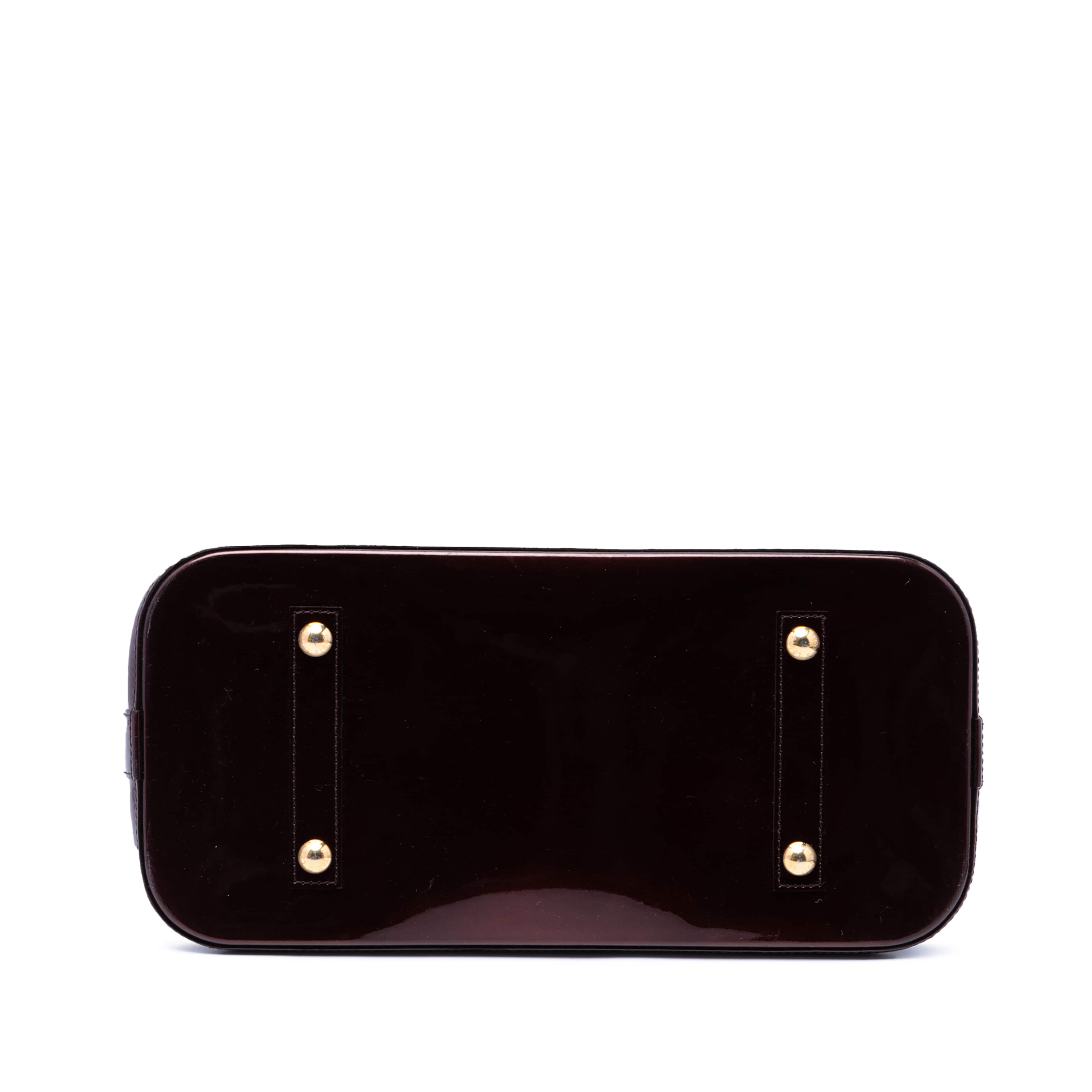 Louis Vuitton Monogram Vernis Alma Gm, från Luxclusif, i färgen purpur. Klicka för att öppna bilden i stort format