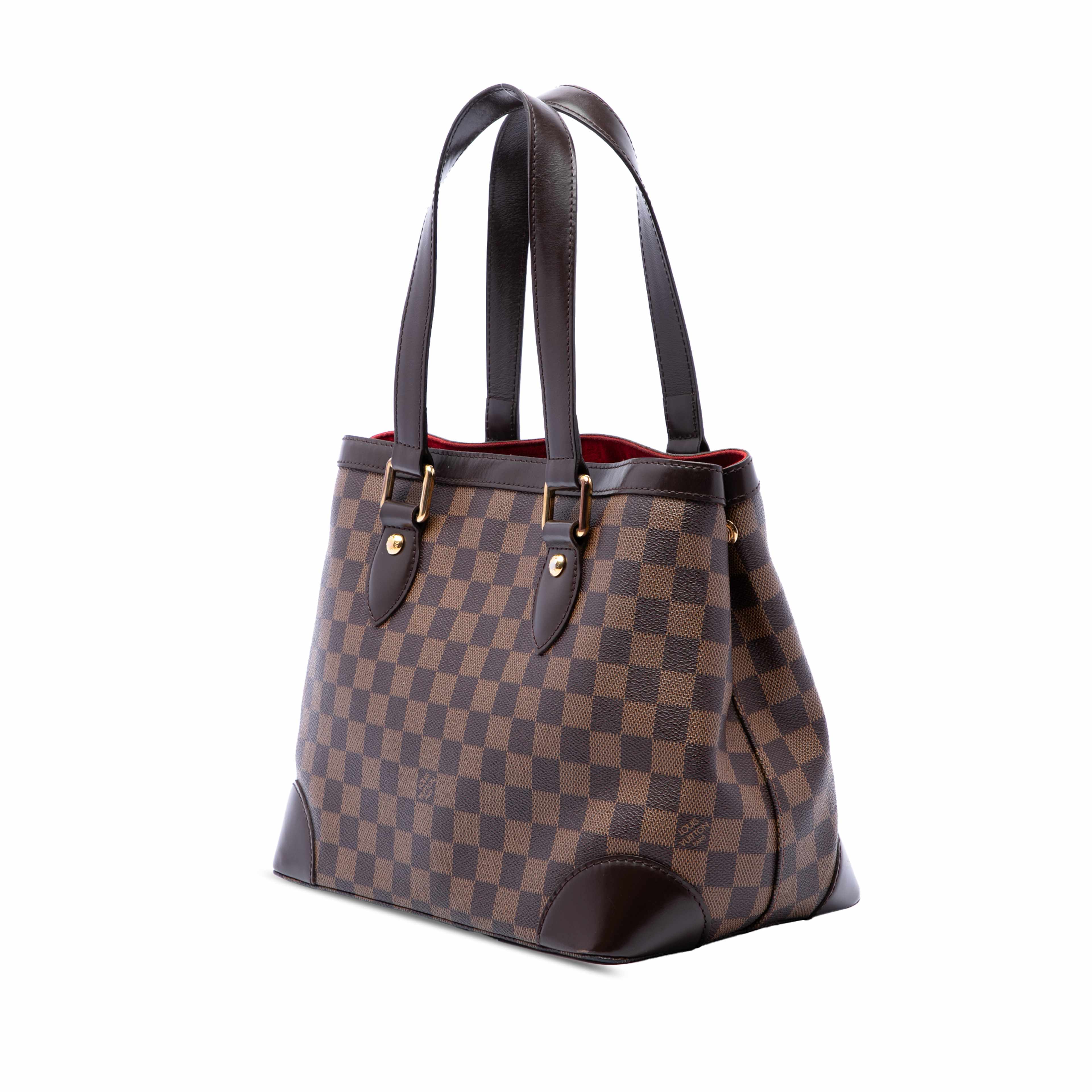 Louis Vuitton Damier Ebene Hampstead Pm, från Luxclusif, i färgen brun. Klicka för att öppna bilden i stort format