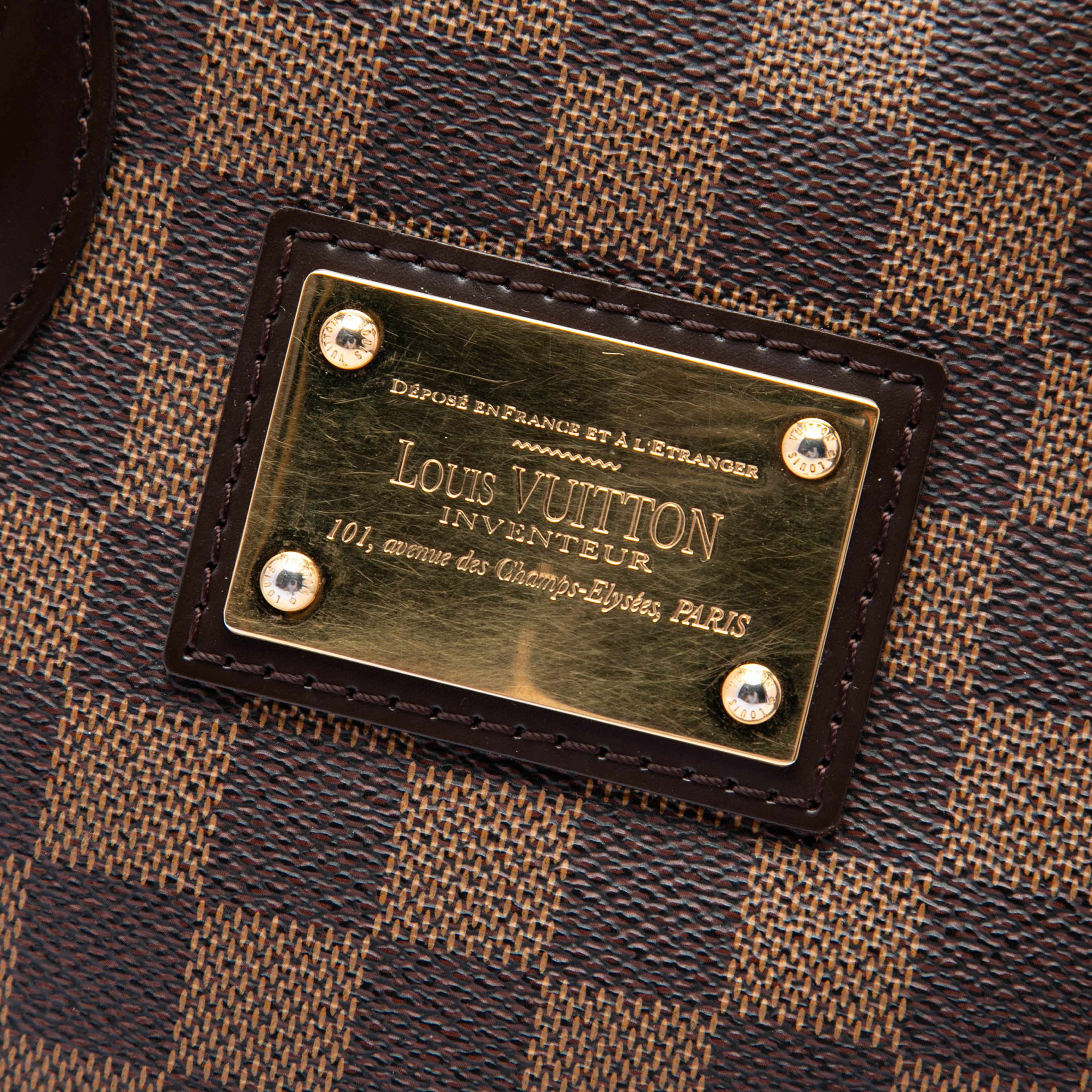 Louis Vuitton Damier Ebene Hampstead Pm, från Luxclusif, i färgen brun. Klicka för att öppna bilden i stort format
