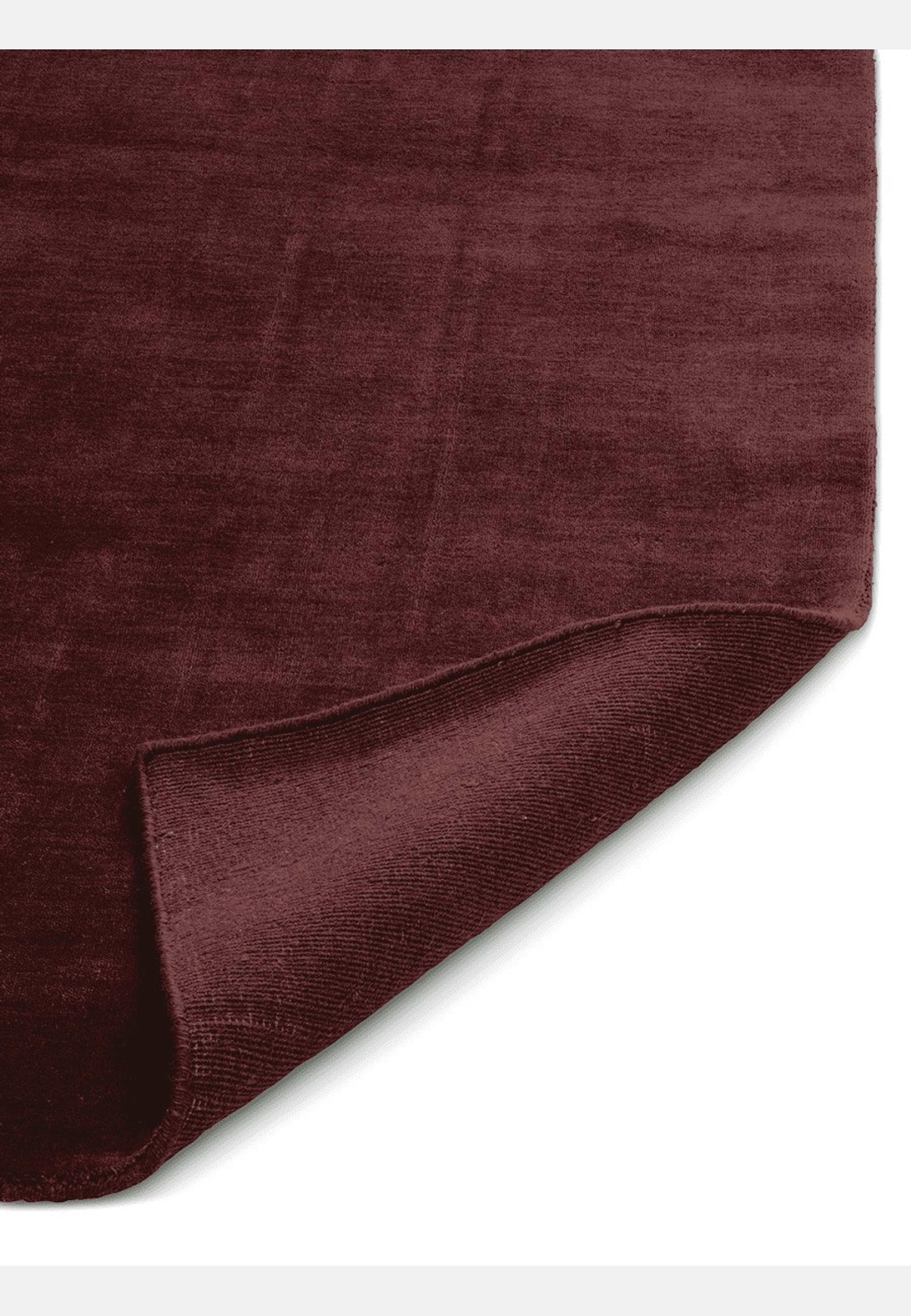 Matta Solid, från Classic Collection, i färgen burgundy. Klicka för att öppna bilden i stort format