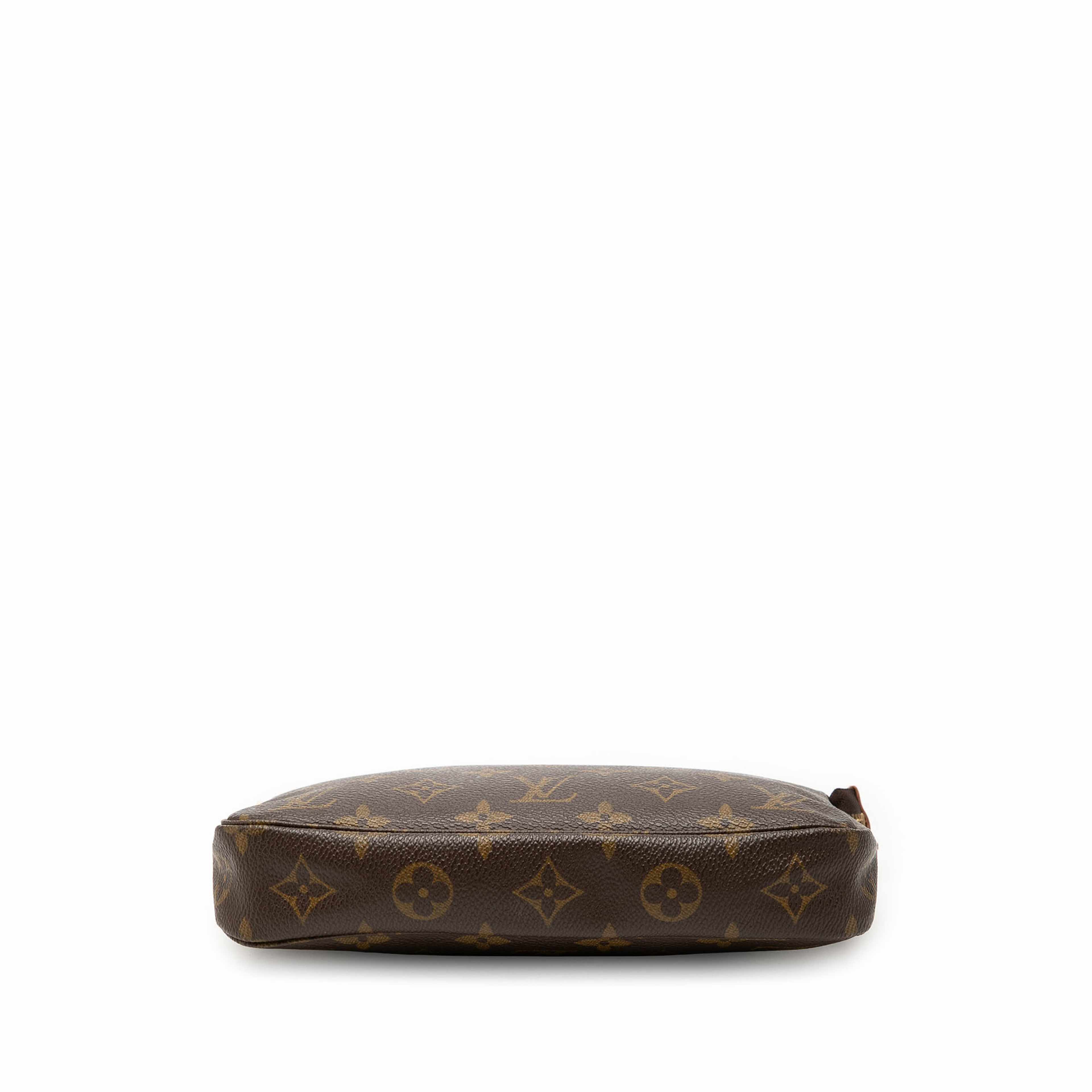 Louis Vuitton Monogram Pochette Accessoires, från Luxclusif, i färgen brown. Klicka för att öppna bilden i stort format