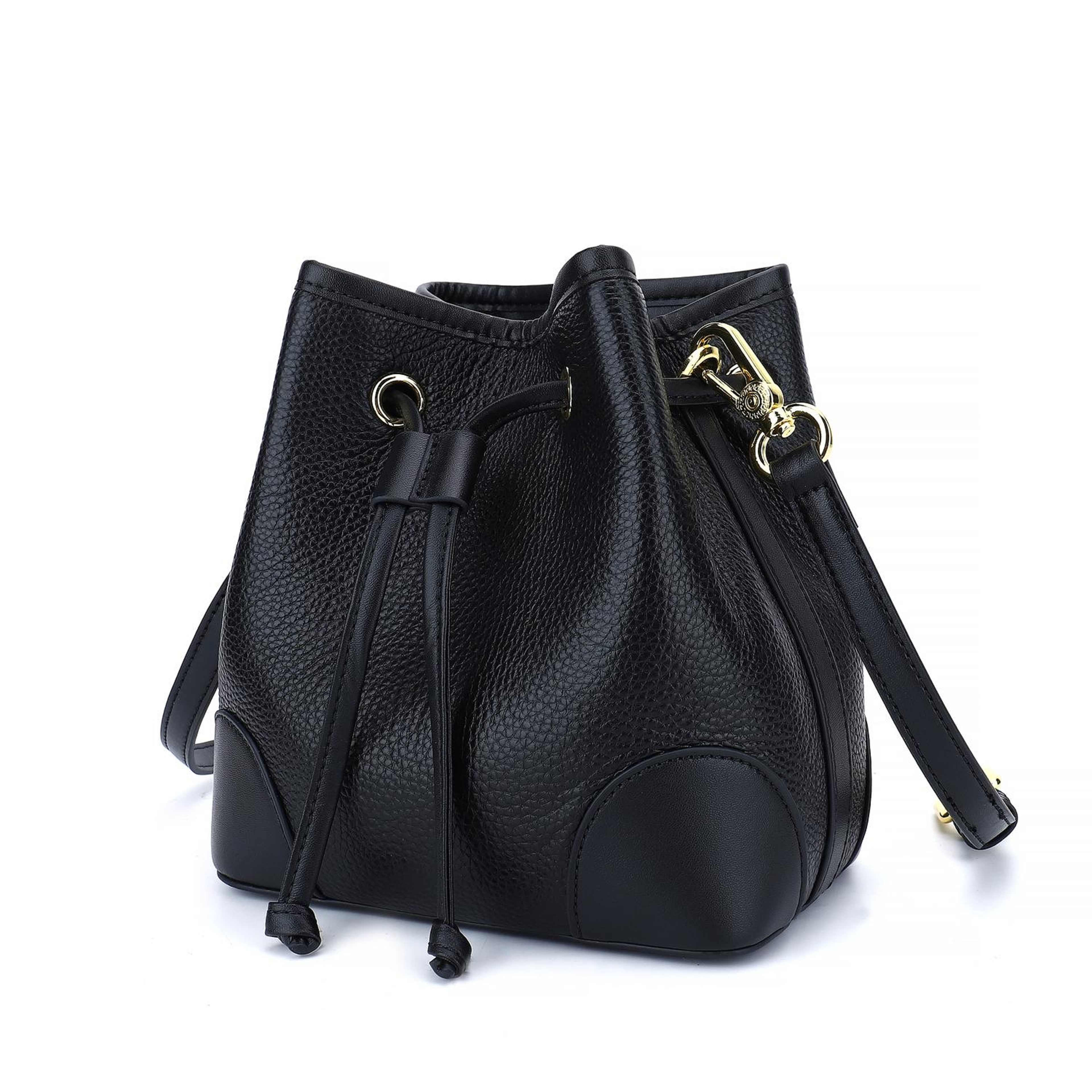 Axelväska Classic, från Carlheim, i färgen svart. Klicka för att öppna bilden i stort format