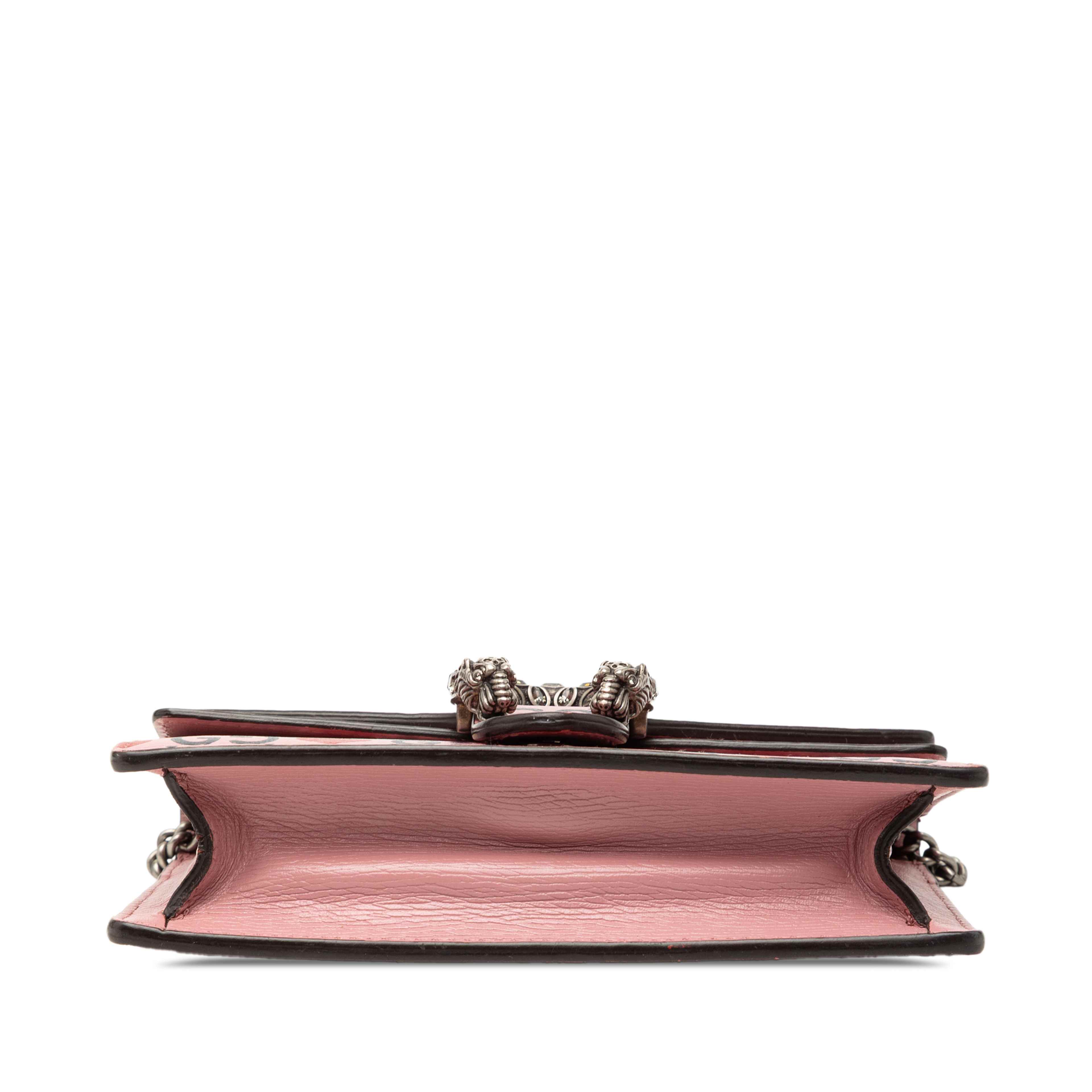 Gucci Mini Textured Leather Valentines Day Dionysus Crossbody, från Luxclusif, i färgen pink. Klicka för att öppna bilden i stort format