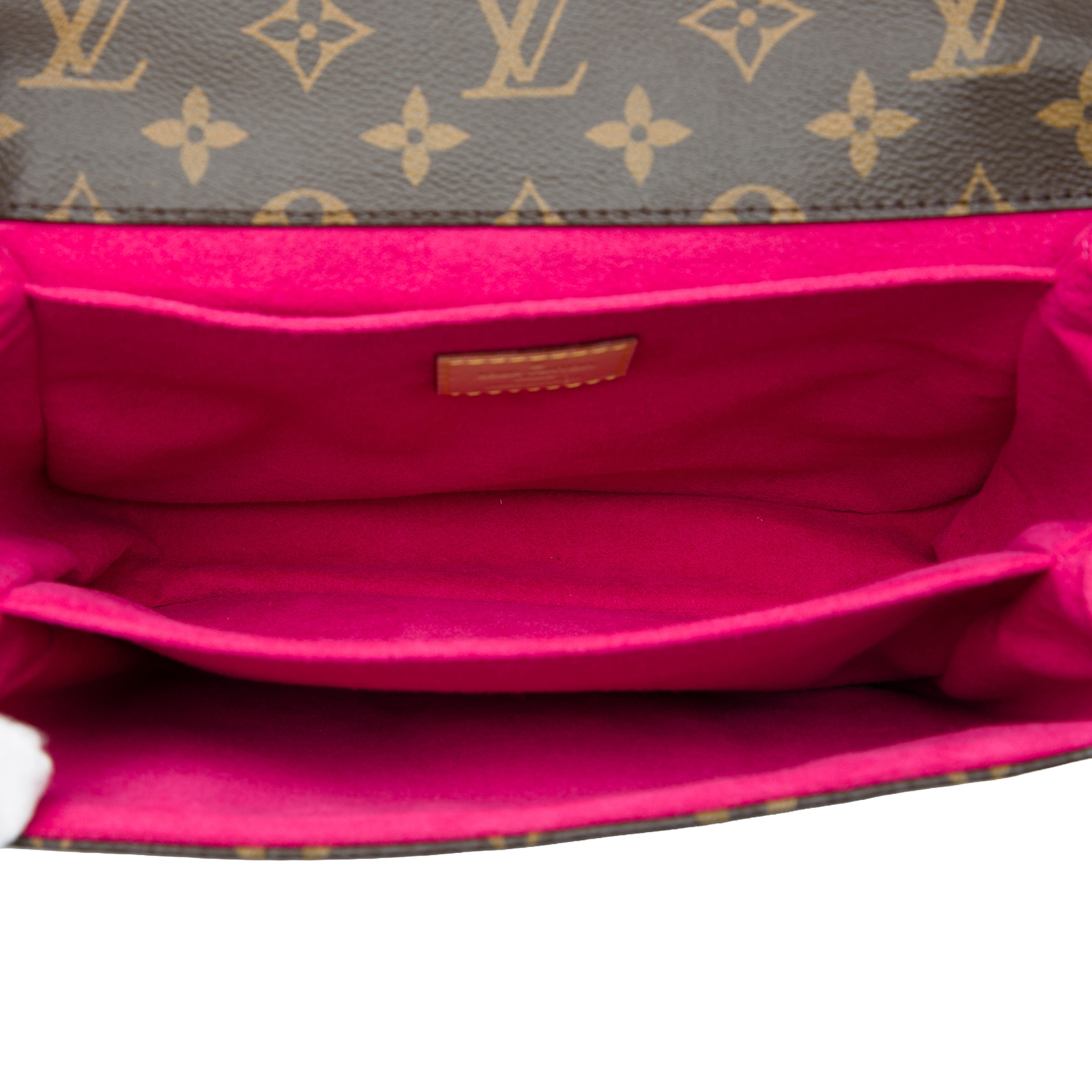 Louis Vuitton Monogram Patches Pochette Metis, från Luxclusif, i färgen brun. Klicka för att öppna bilden i stort format