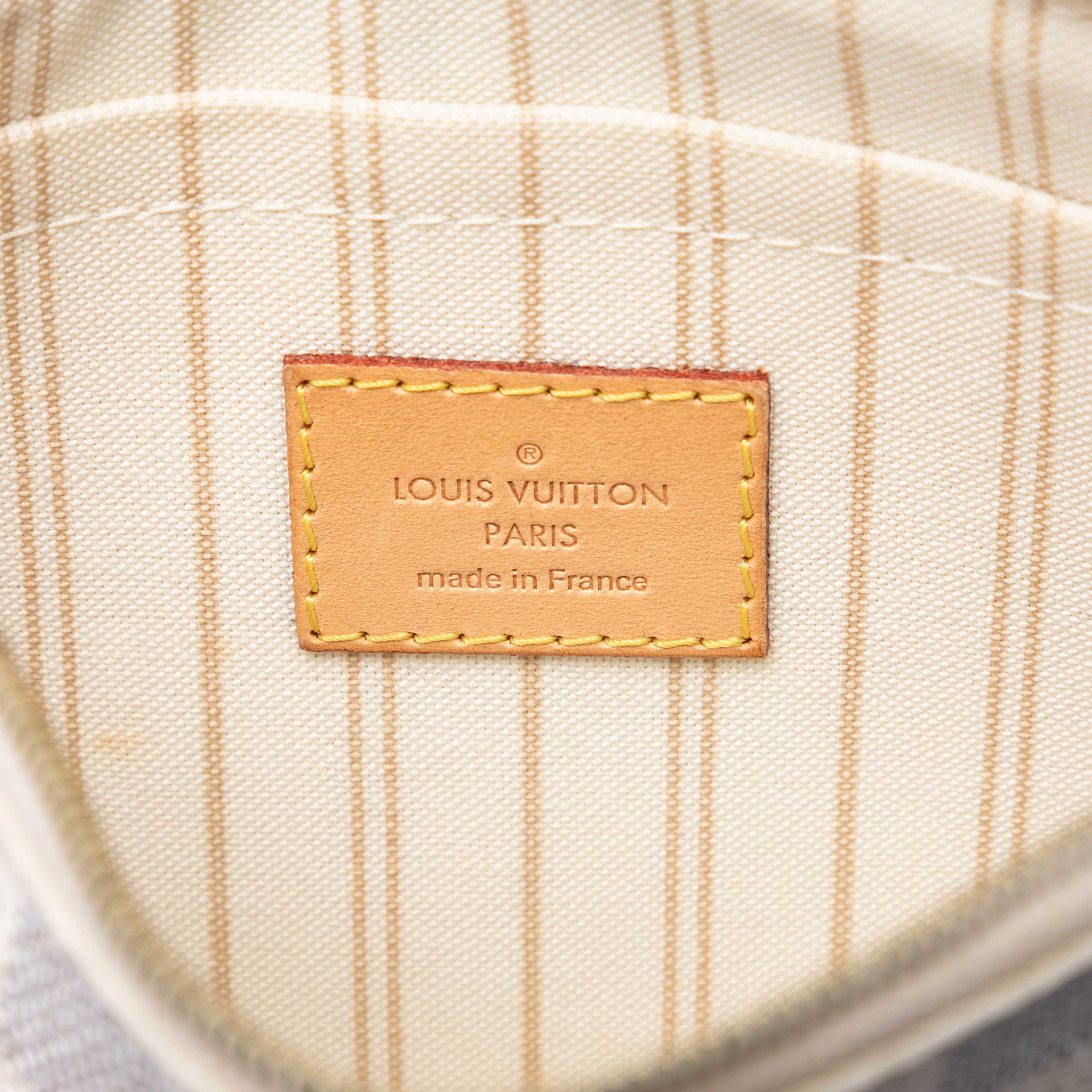 Louis Vuitton Damier Azur Neverfull Mm Pouch, från Luxclusif, i färgen white. Klicka för att öppna bilden i stort format