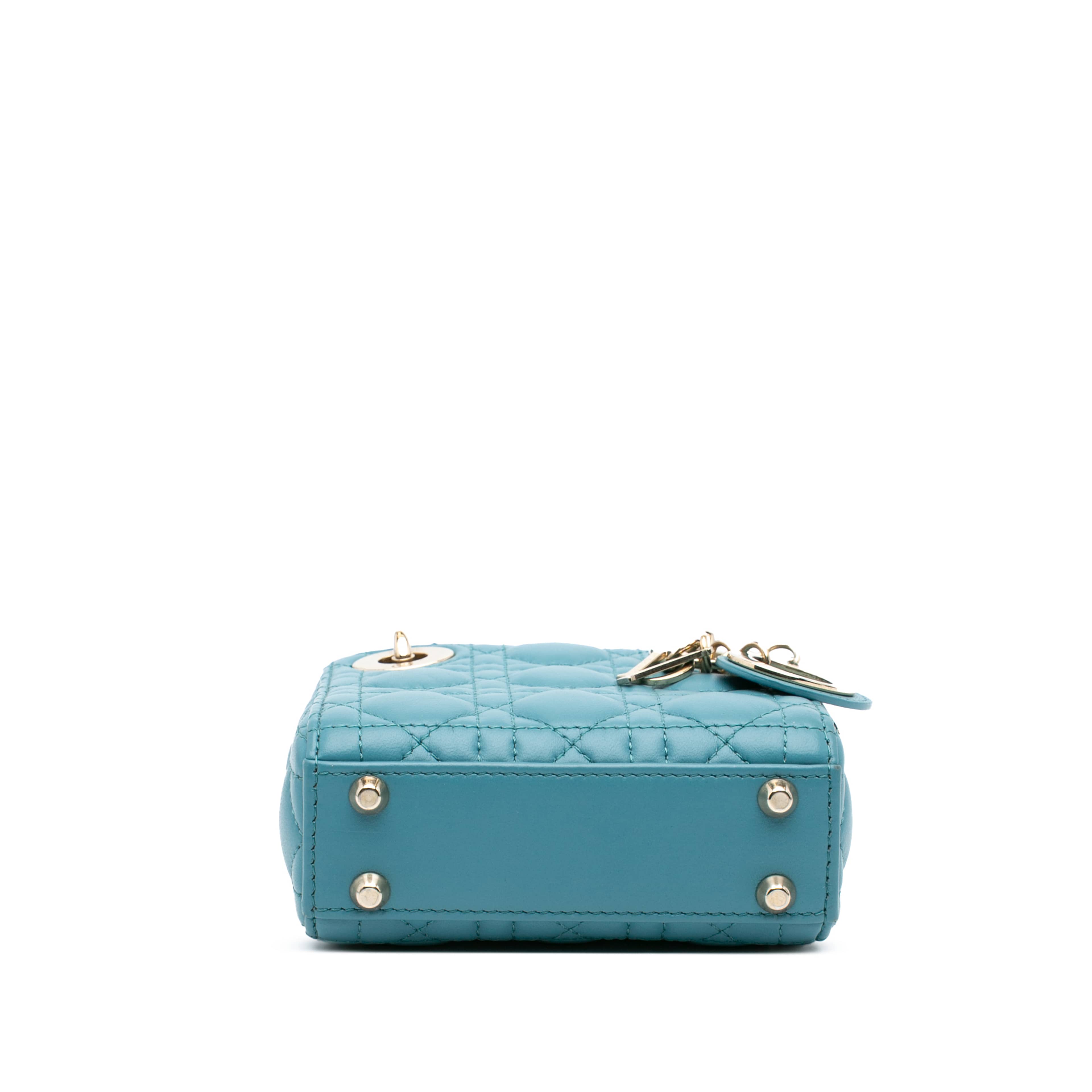 Dior Micro Lambskin Cannage Lady Dior, från Luxclusif, i färgen blue. Klicka för att öppna bilden i stort format