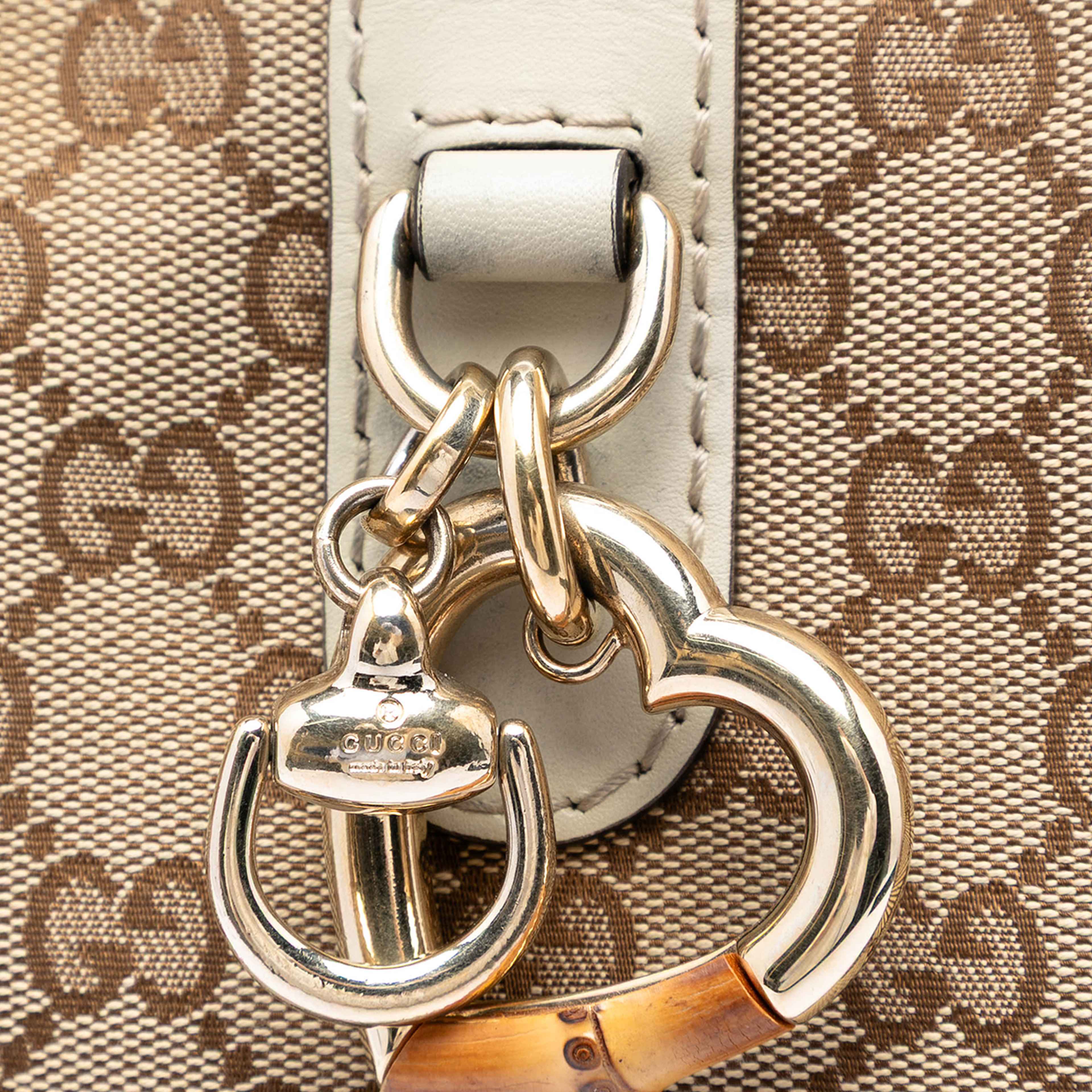 Gucci Gg Canvas Heart Bit Tote, från Luxclusif, i färgen vit. Klicka för att öppna bilden i stort format