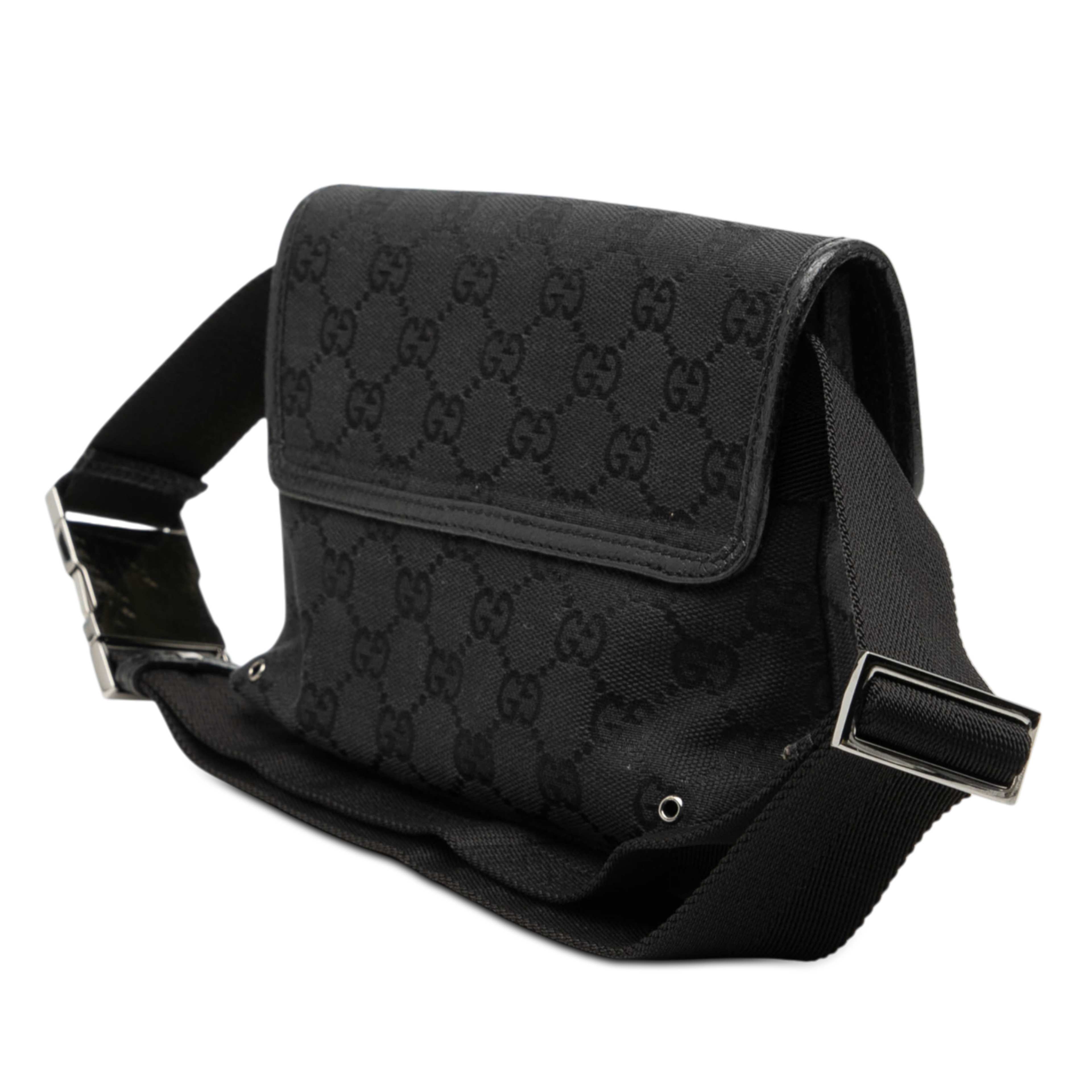 Gucci Gg Canvas Jackie Belt Bag, från Luxclusif, i färgen svart. Klicka för att öppna bilden i stort format