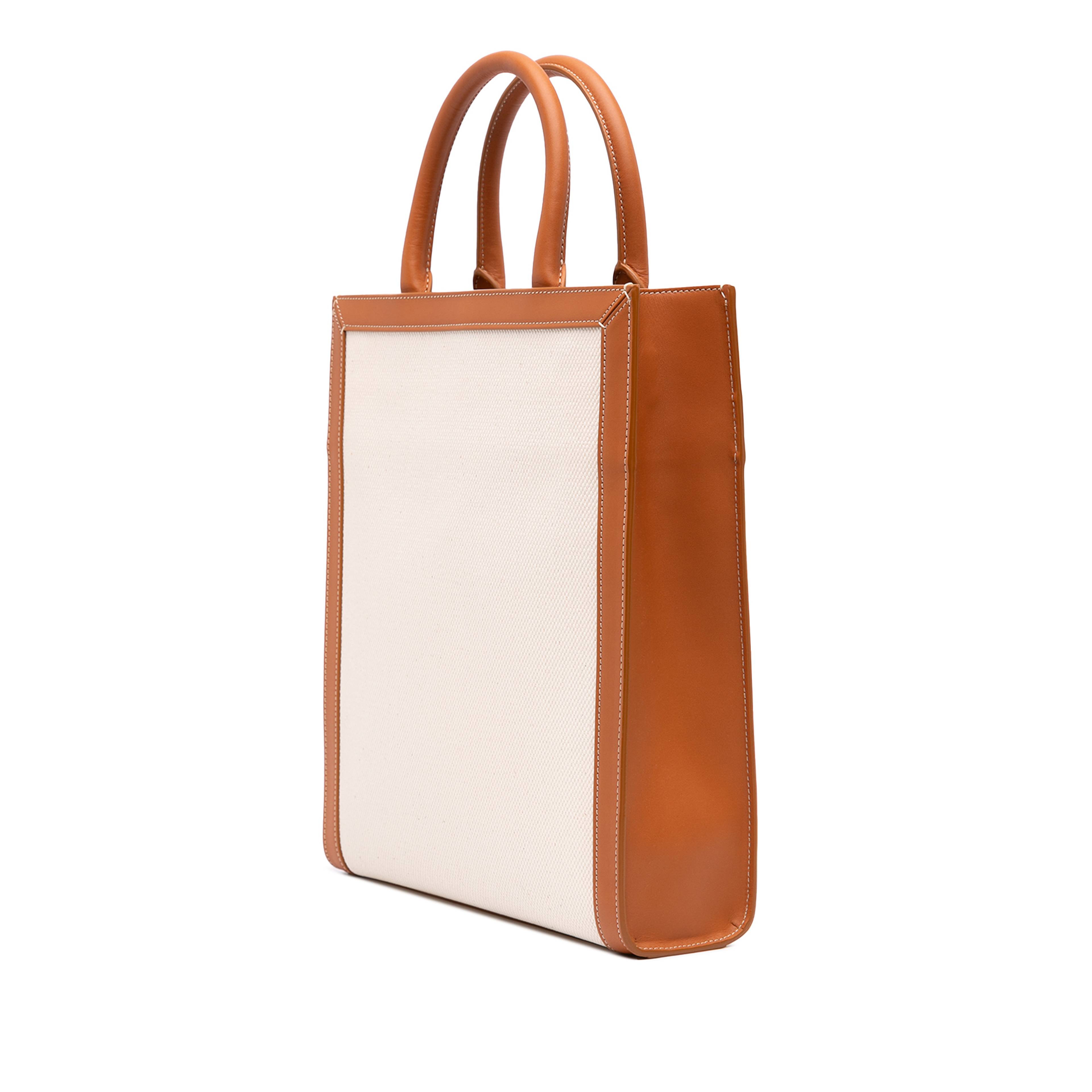 Celine Small Canvas Vertical Cabas Satchel, från Luxclusif, i färgen brun. Klicka för att öppna bilden i stort format