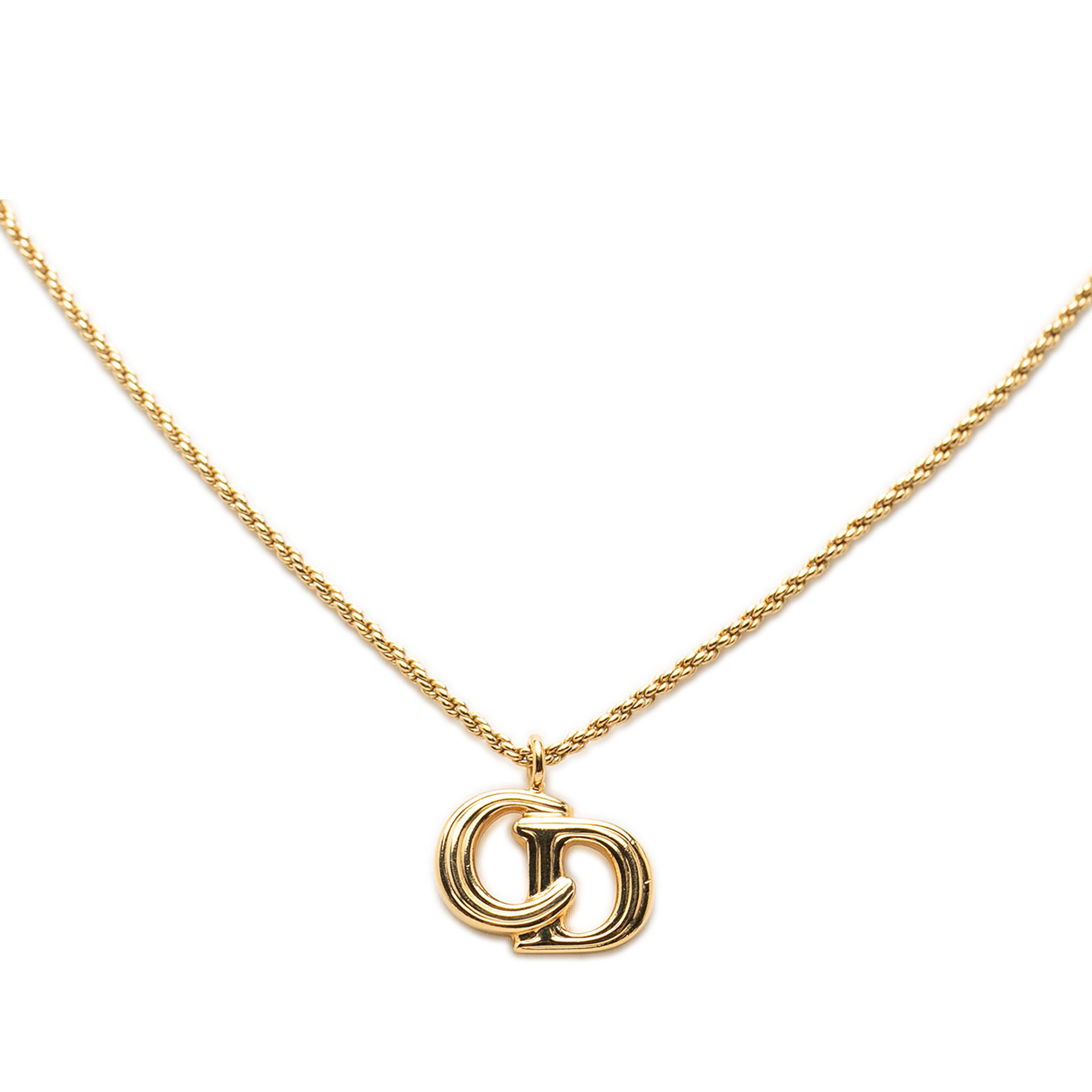 Dior Gold Plated Cd Logo Pendant Necklace, från Luxclusif, i färgen gold. Klicka för att öppna bilden i stort format