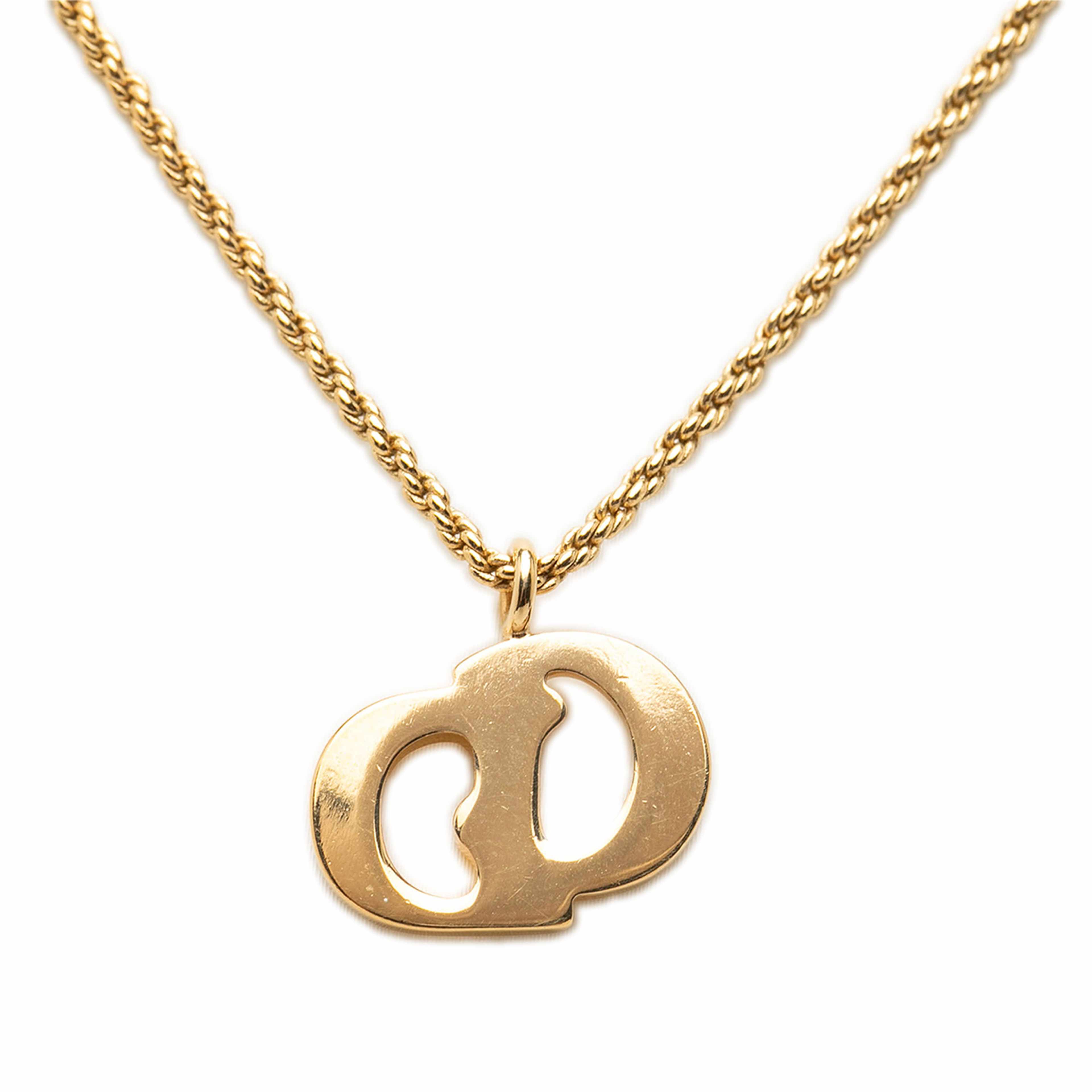 Dior Gold Plated Cd Logo Pendant Necklace, från Luxclusif, i färgen guld. Klicka för att öppna bilden i stort format