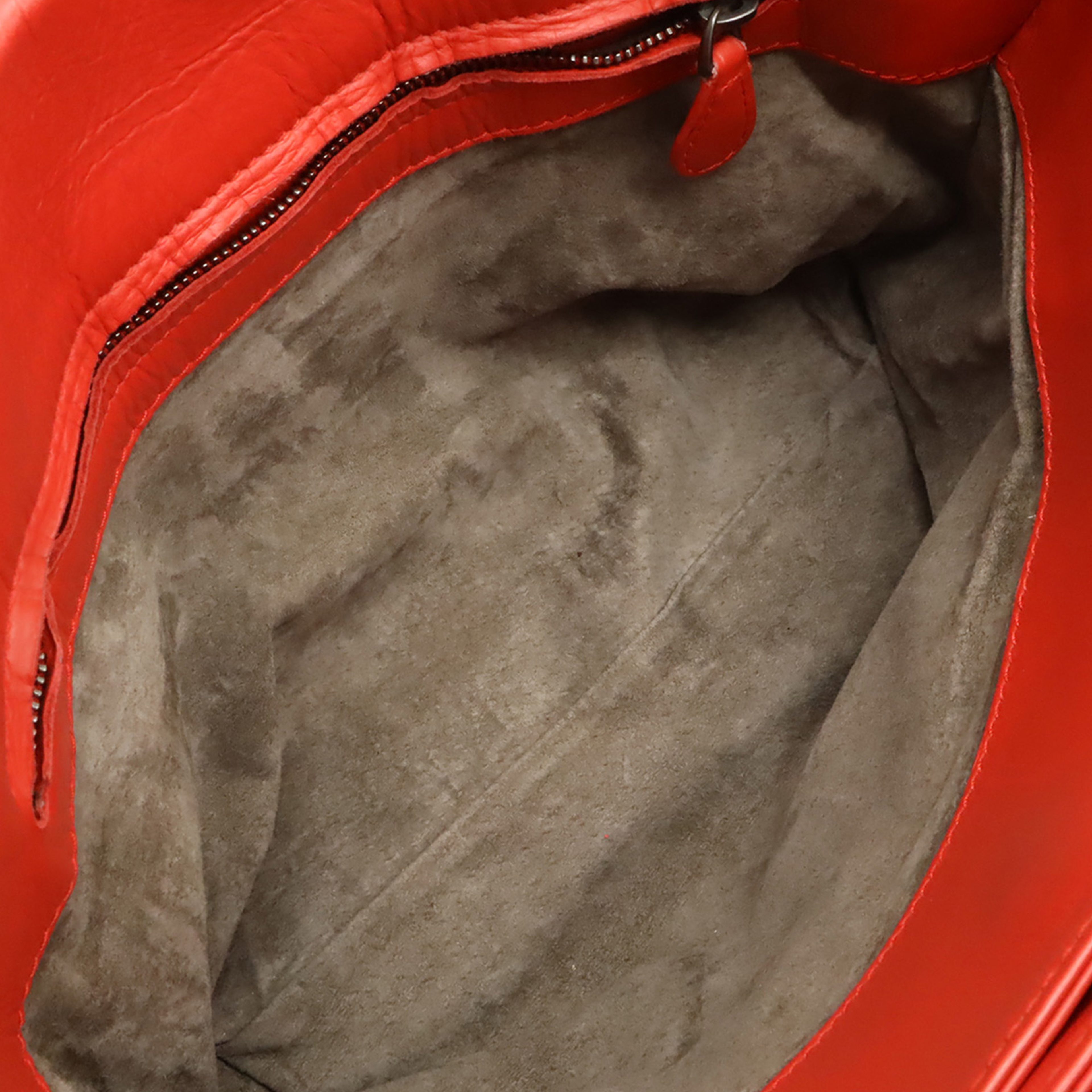 Bottega Veneta Small Nappa Intrecciato Roma Satchel, från Luxclusif, i färgen orange. Klicka för att öppna bilden i stort format