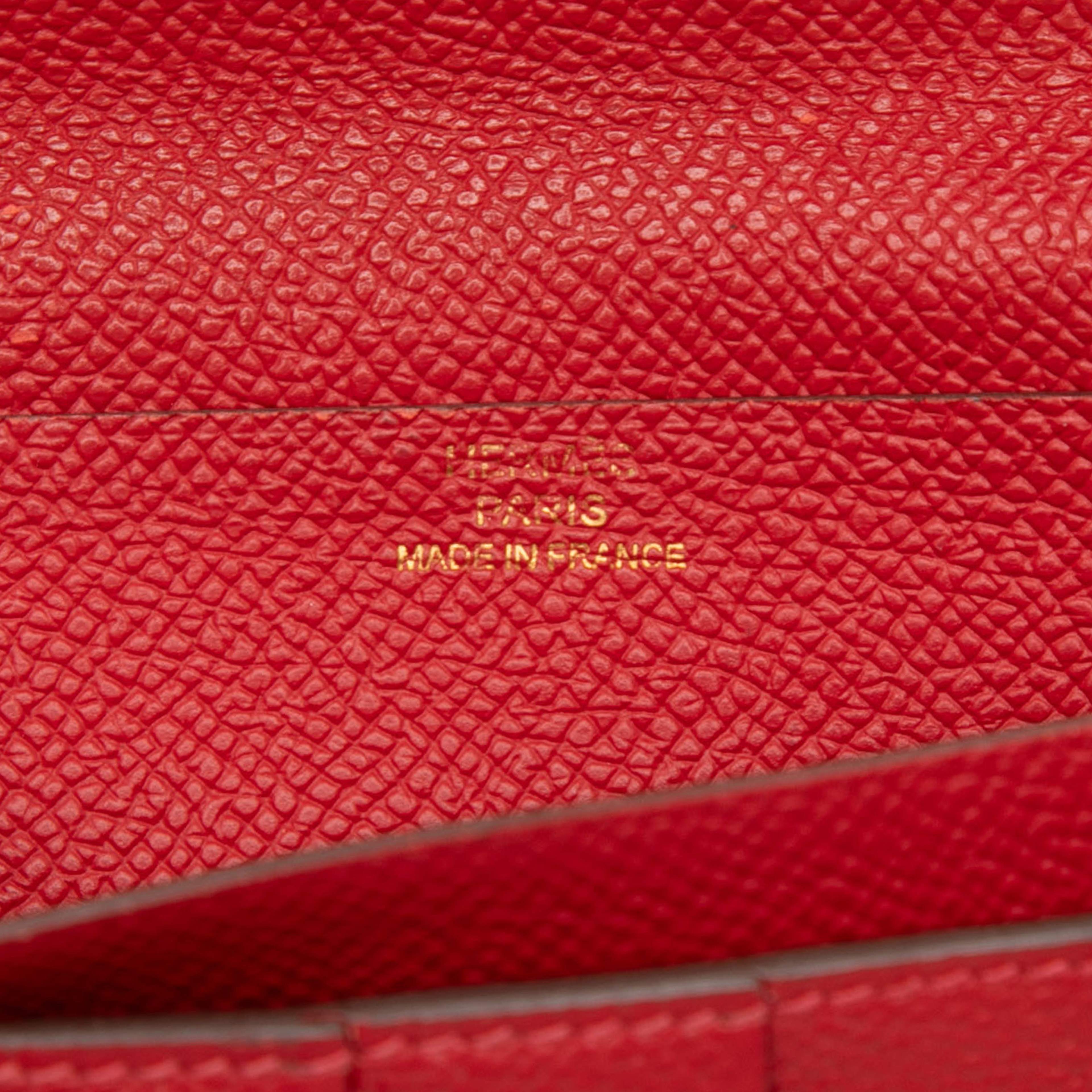 Hermès Epsom Bearn Wallet, från Luxclusif, i färgen röd. Klicka för att öppna bilden i stort format