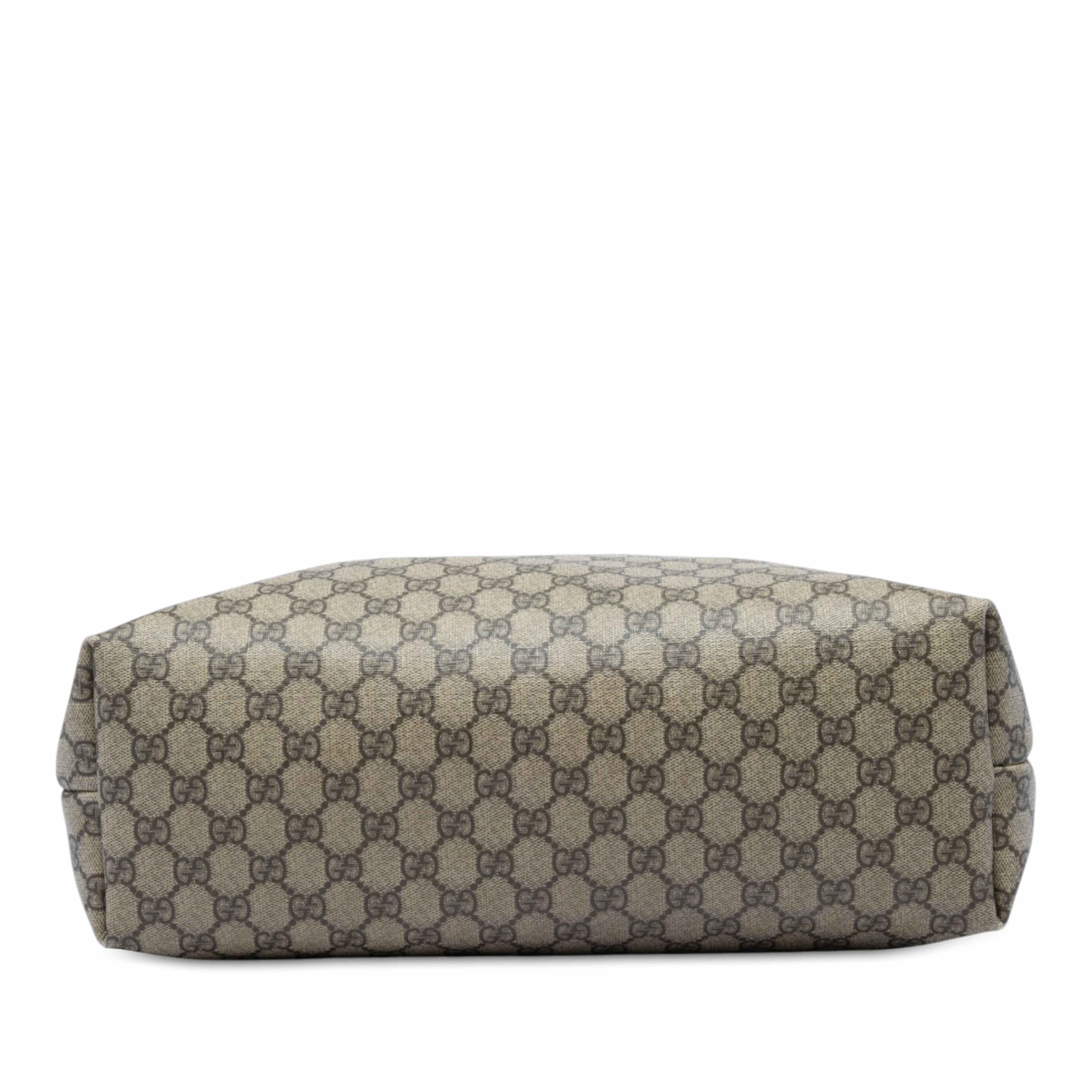 Gucci Medium Gg Supreme Tote, från Luxclusif, i färgen beige. Klicka för att öppna bilden i stort format