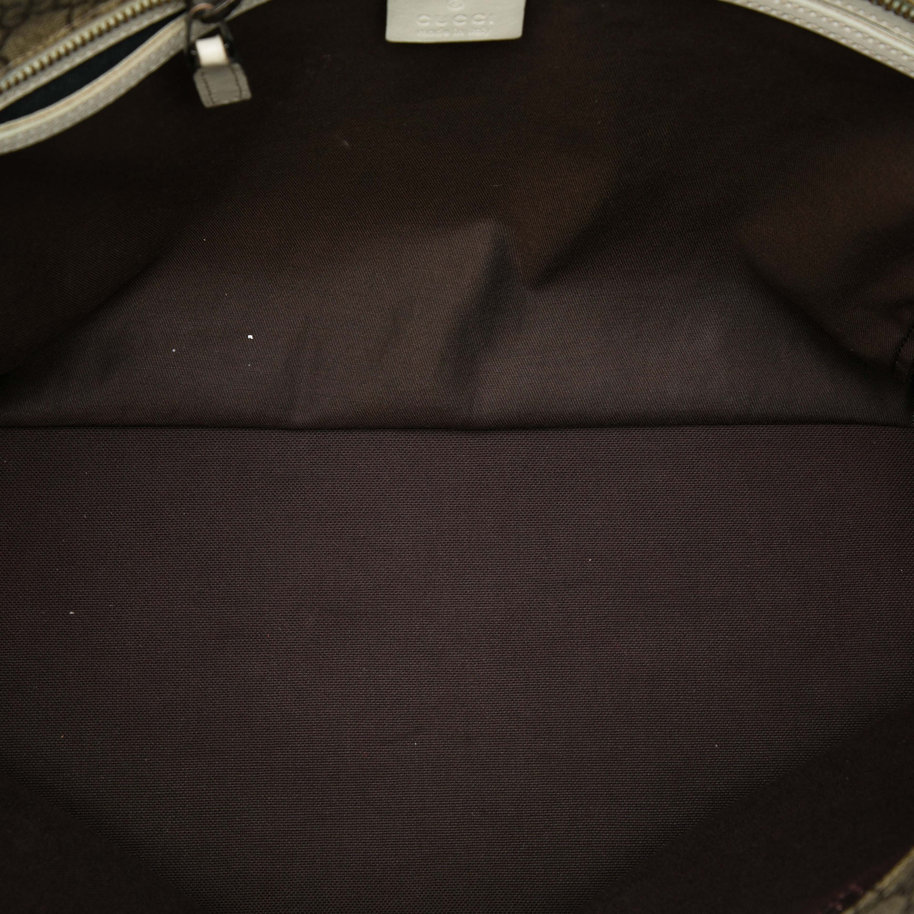 Gucci Medium Gg Supreme Tote, från Luxclusif, i färgen beige. Klicka för att öppna bilden i stort format