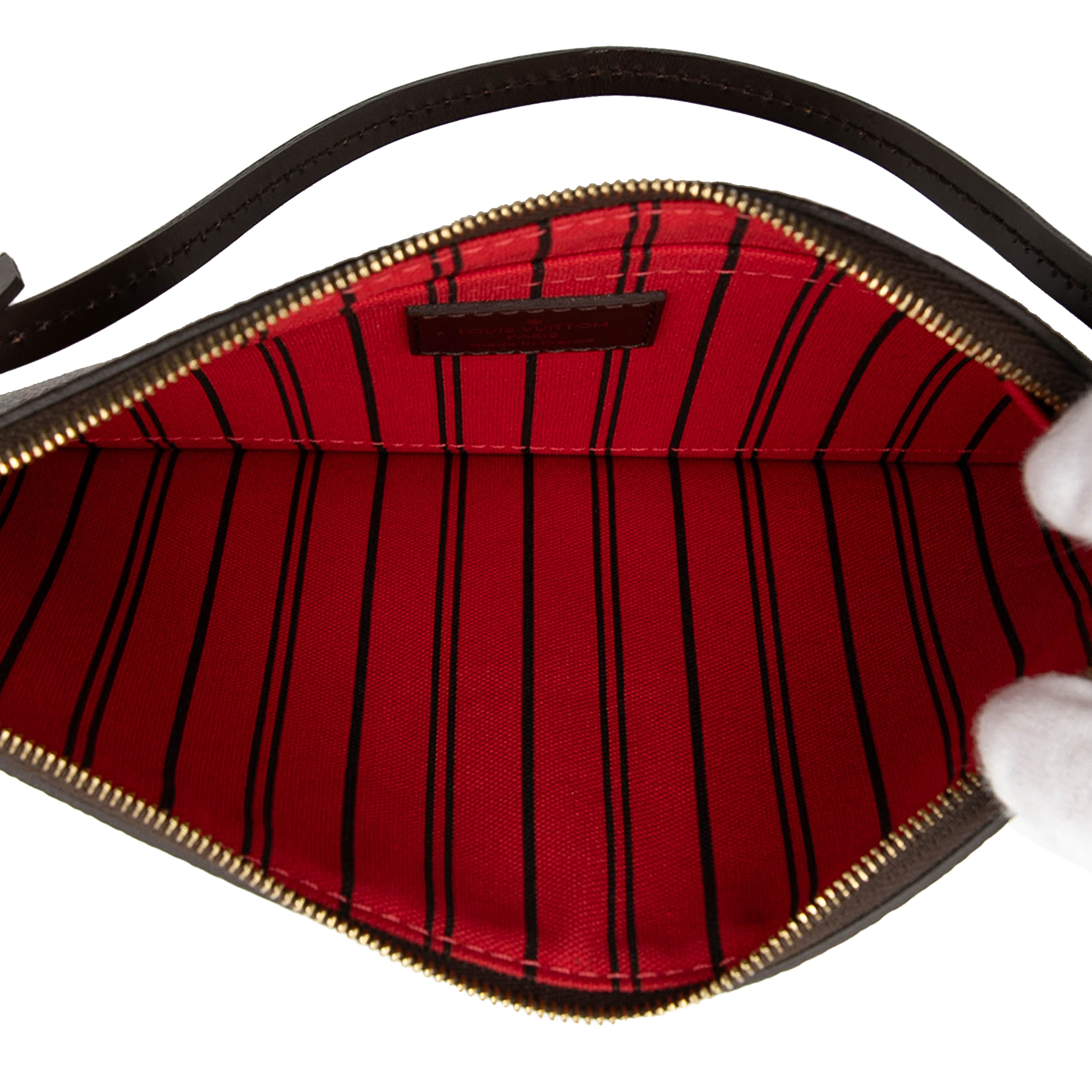 Louis Vuitton Damier Ebene Neverfull Pouch Mm, från Luxclusif, i färgen brown. Klicka för att öppna bilden i stort format