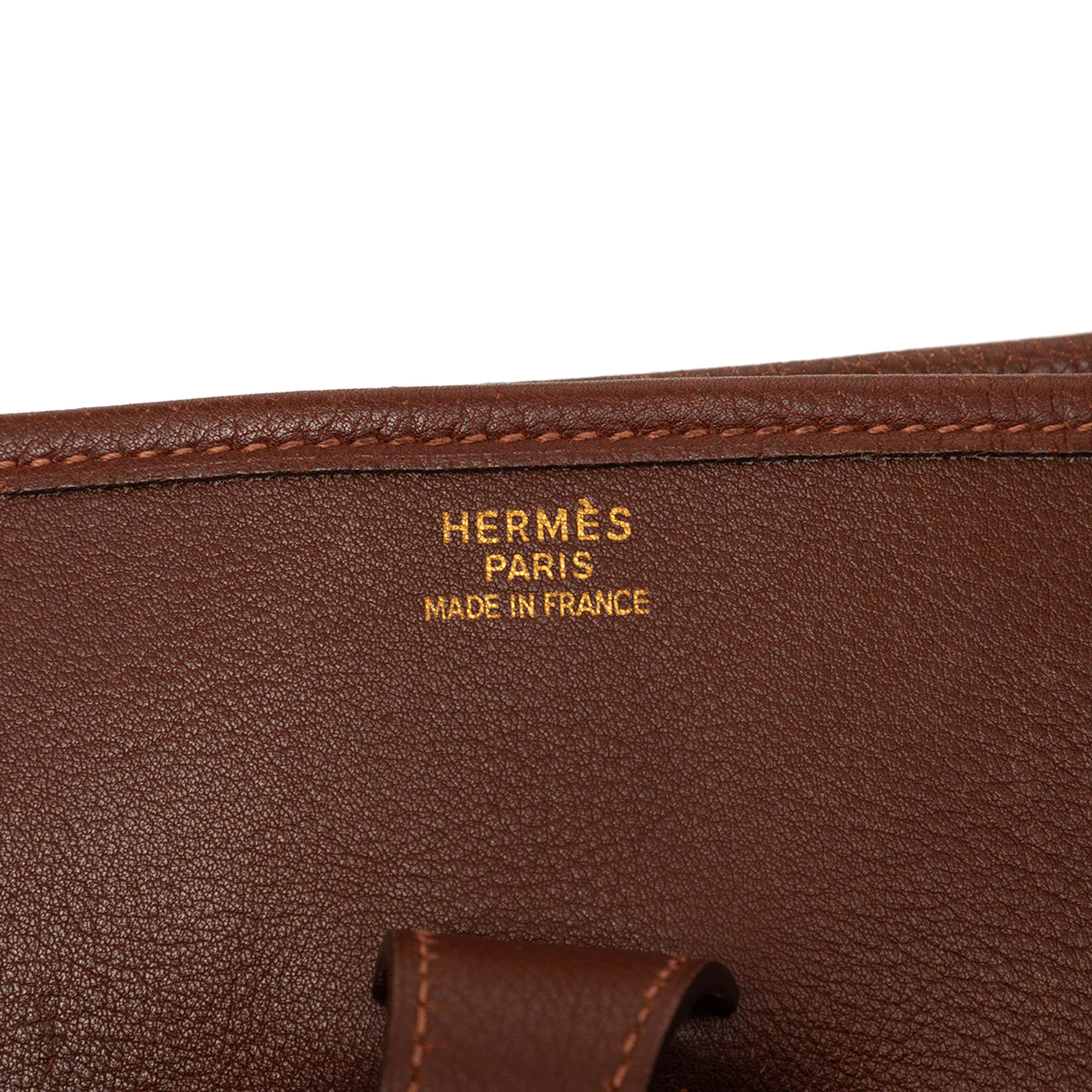 Hermès Clemence Evelyne 33, från Luxclusif, i färgen dark brown. Klicka för att öppna bilden i stort format