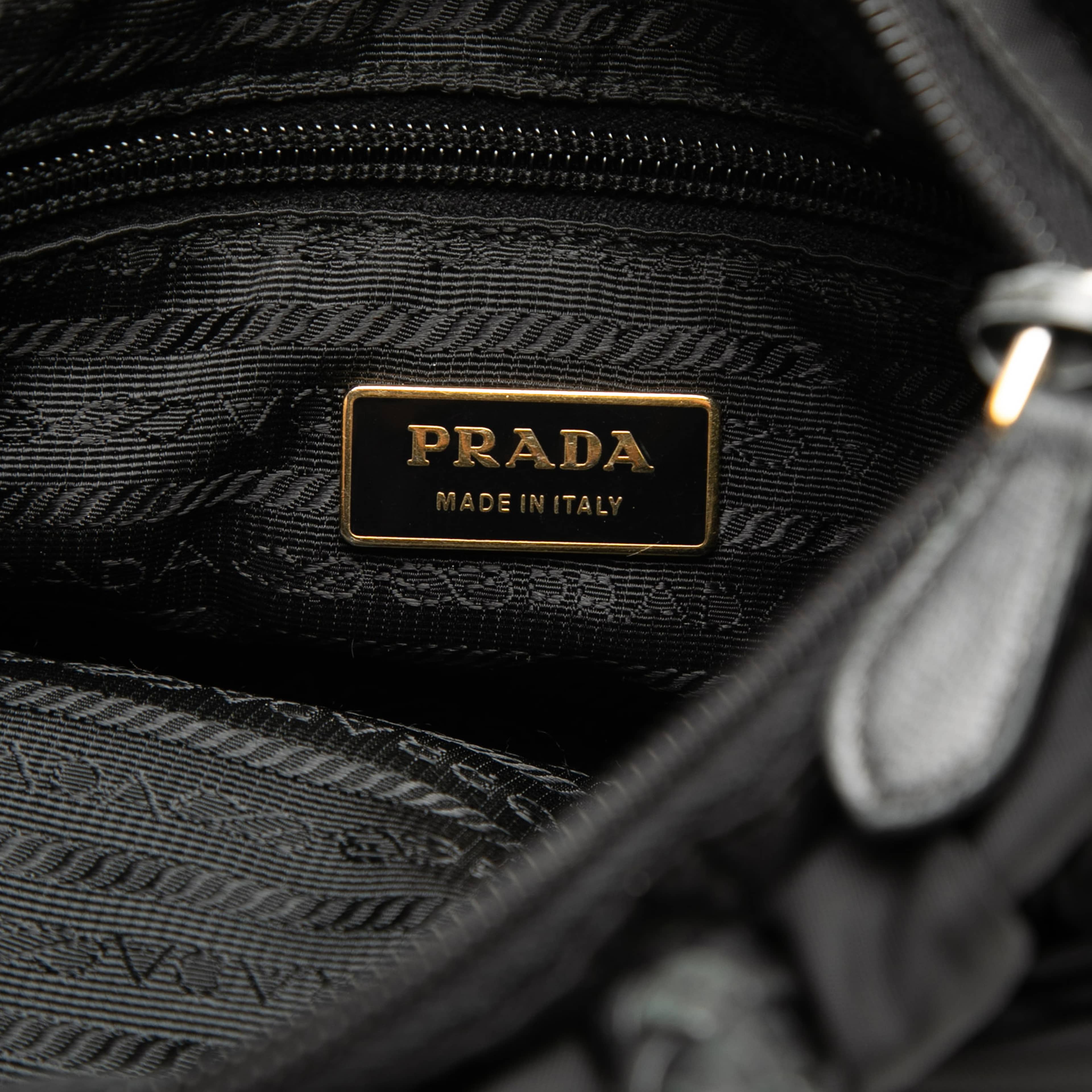 Prada Tessuto Bow Satchel, från Luxclusif, i färgen svart. Klicka för att öppna bilden i stort format