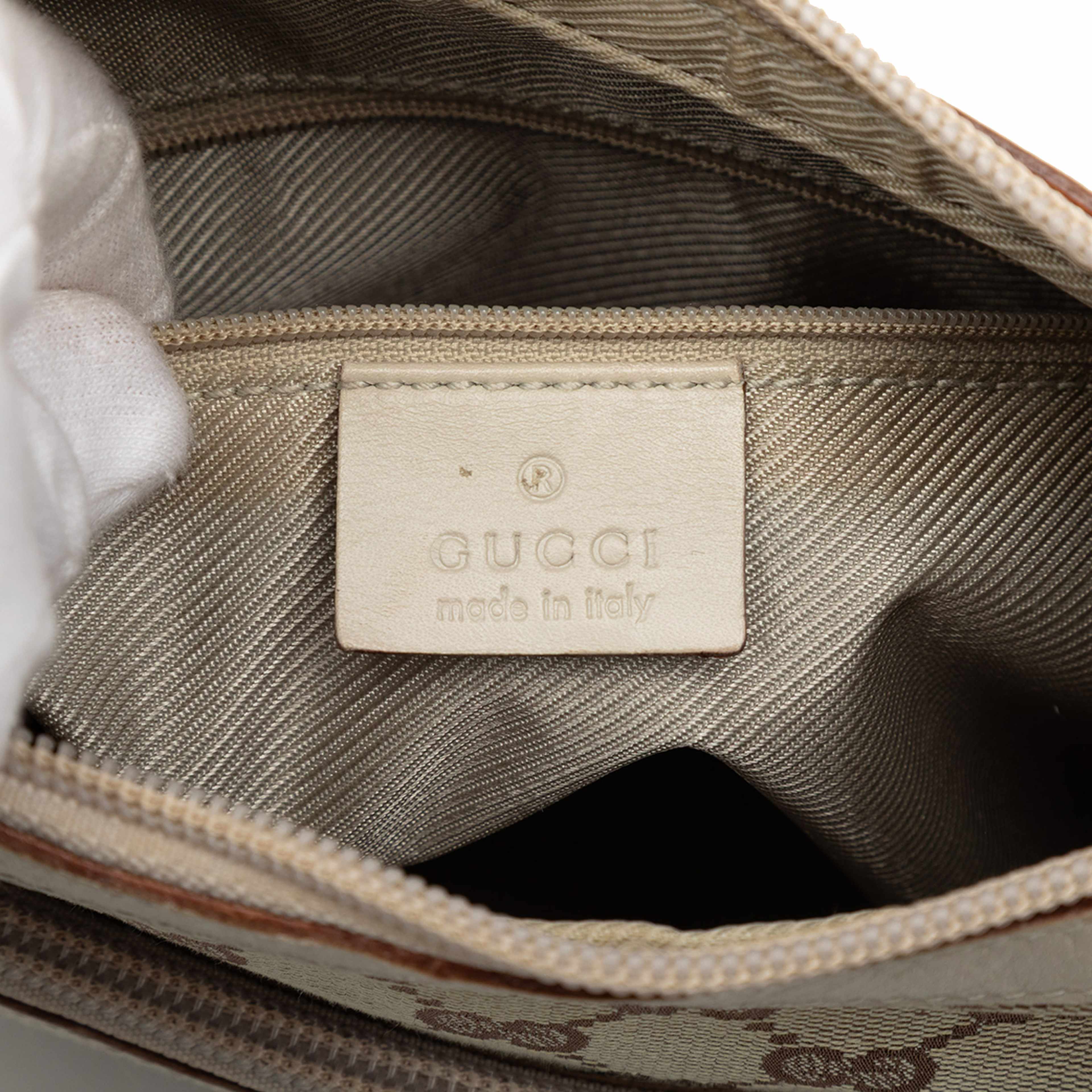 Gucci Gg Canvas Shoulder Bag, från Luxclusif, i färgen beige. Klicka för att öppna bilden i stort format