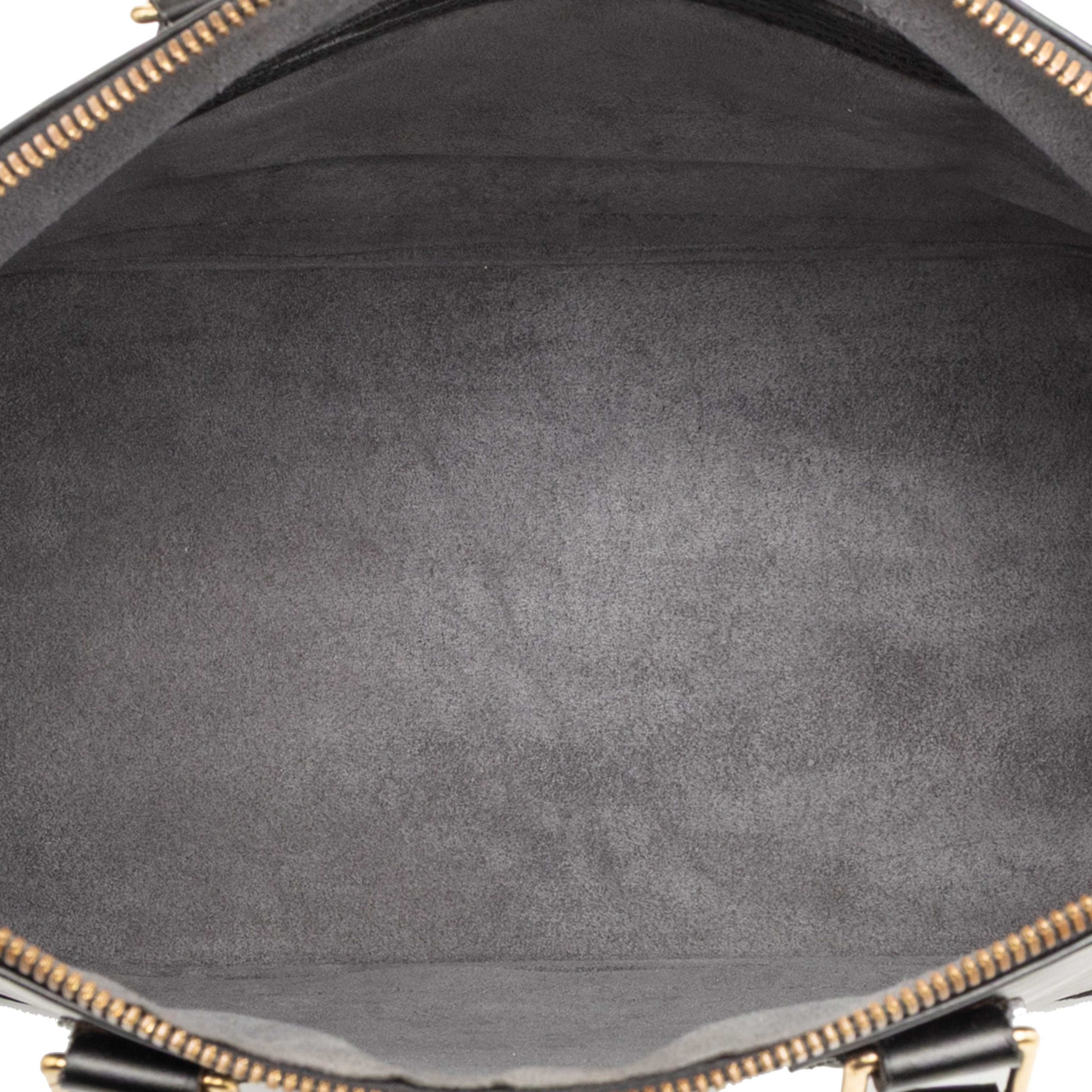 Louis Vuitton Epi Alma Pm, från Luxclusif, i färgen black. Klicka för att öppna bilden i stort format