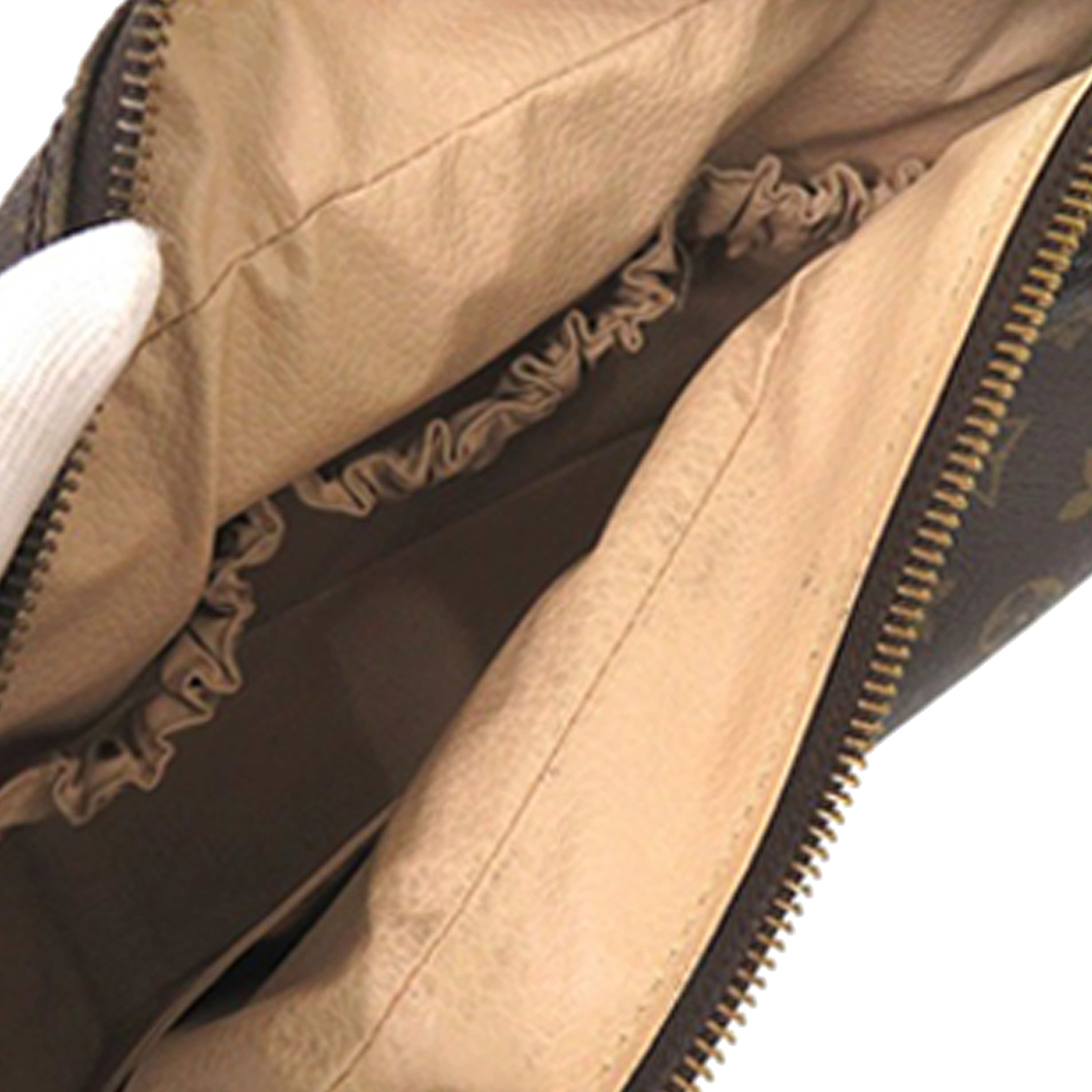 Louis Vuitton Monogram Trousse Toilette 28, från Luxclusif, i färgen brown. Klicka för att öppna bilden i stort format