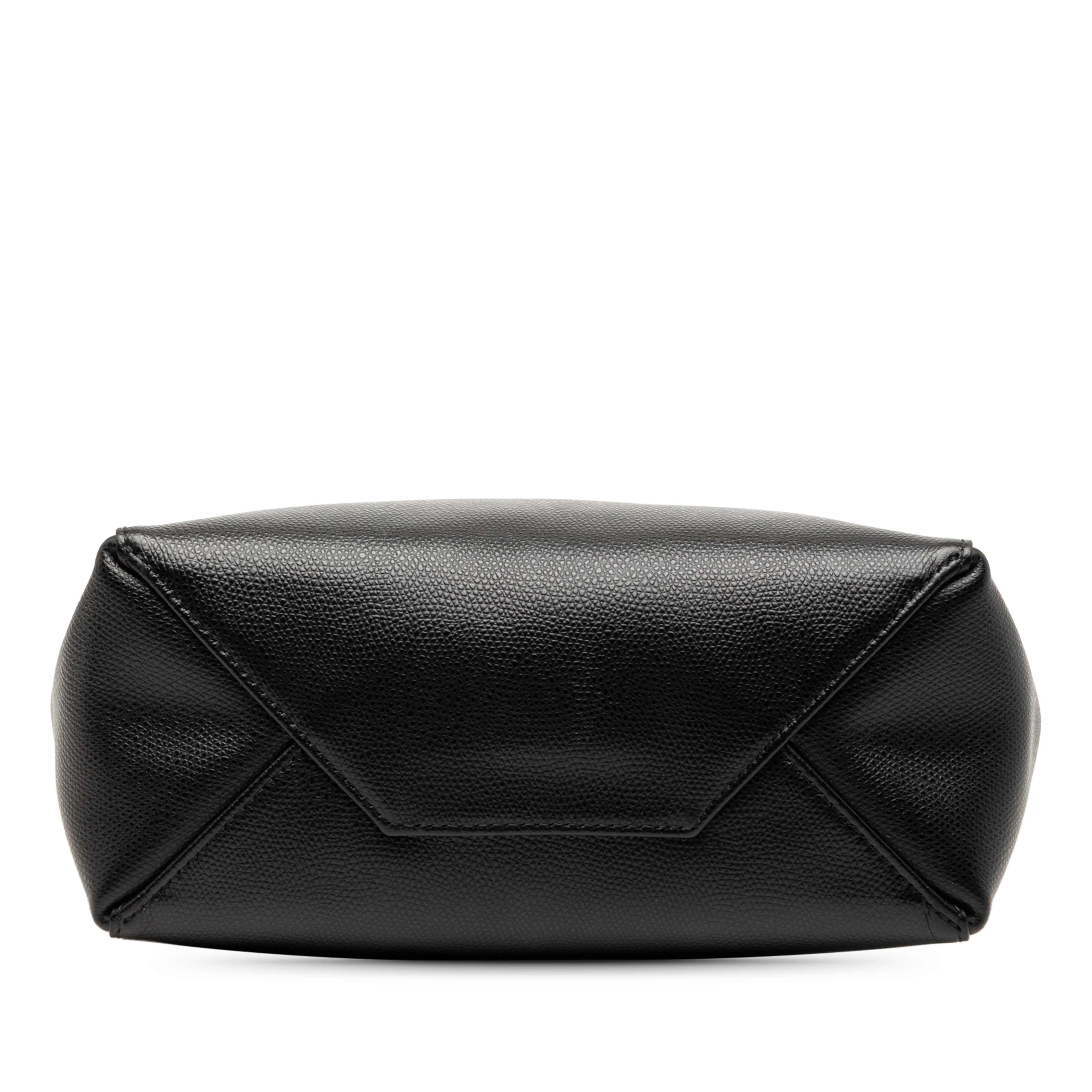 Celine Small Grained Calfskin Vertical Cabas Satchel, från Luxclusif, i färgen black. Klicka för att öppna bilden i stort format