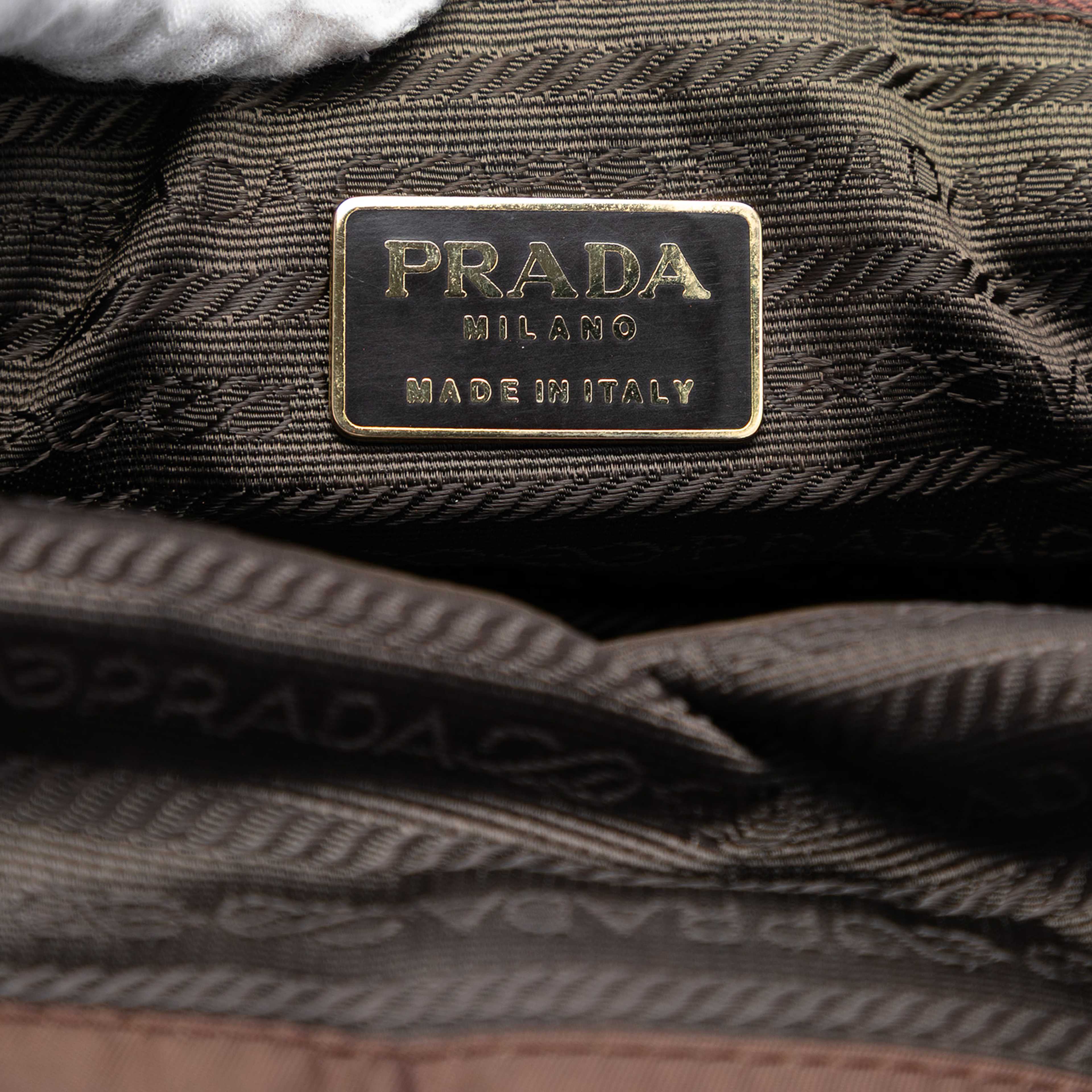Prada Tessuto Metal Handle Bag, från Luxclusif, i färgen dark brown. Klicka för att öppna bilden i stort format
