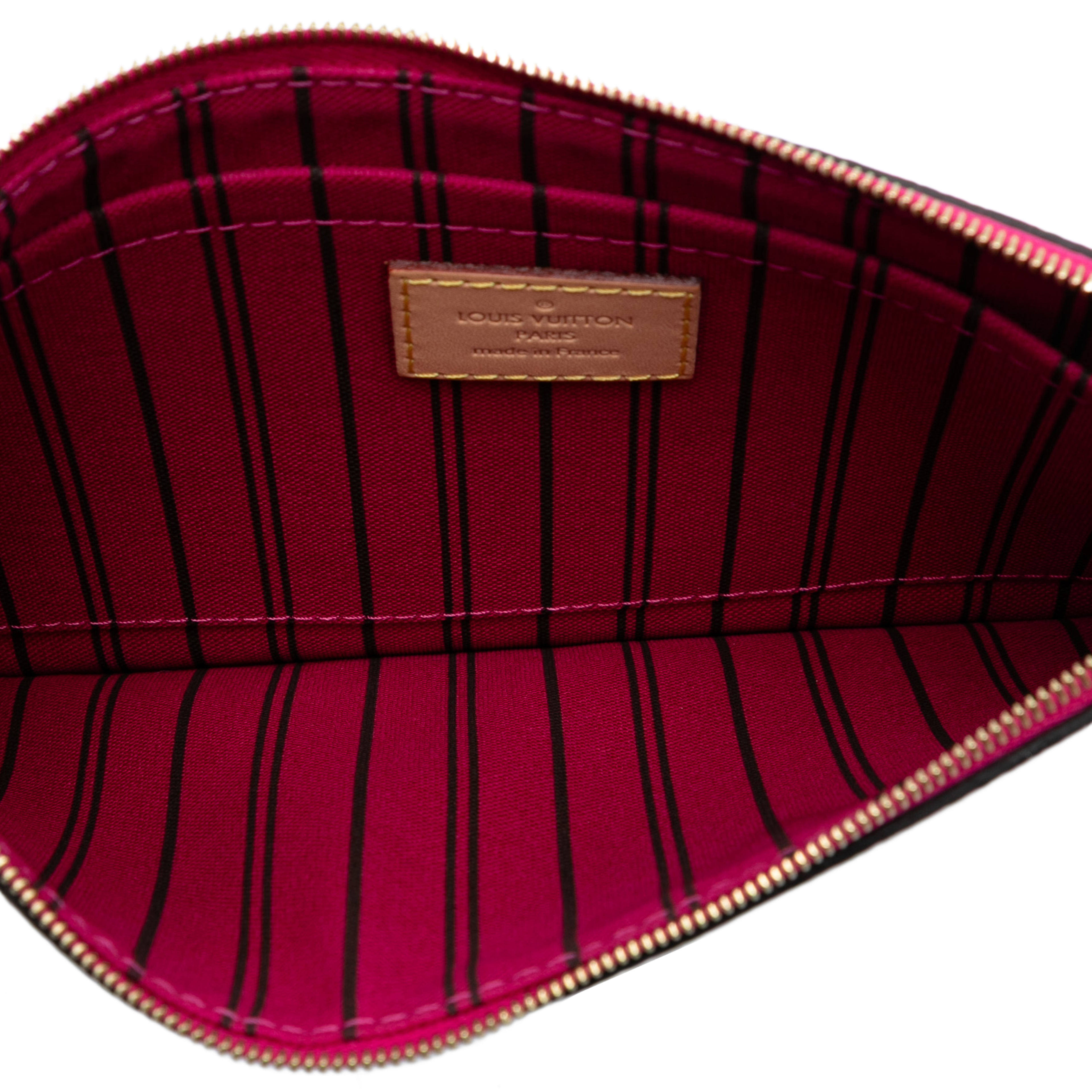 Louis Vuitton Monogram Neverfull Pouch, från Luxclusif, i färgen brown. Klicka för att öppna bilden i stort format