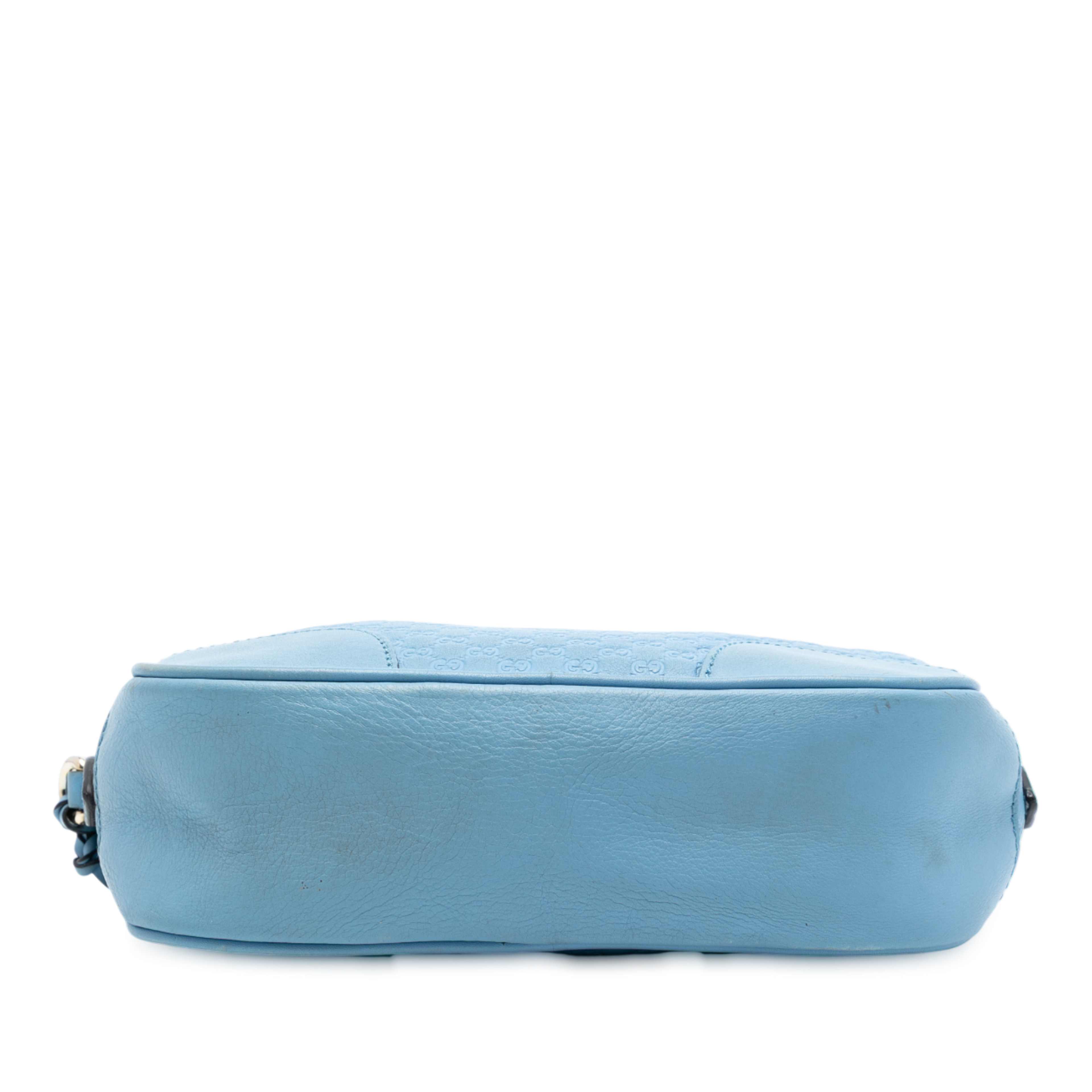 Gucci Microguccissima Bree Crossbody, från Luxclusif, i färgen blå. Klicka för att öppna bilden i stort format