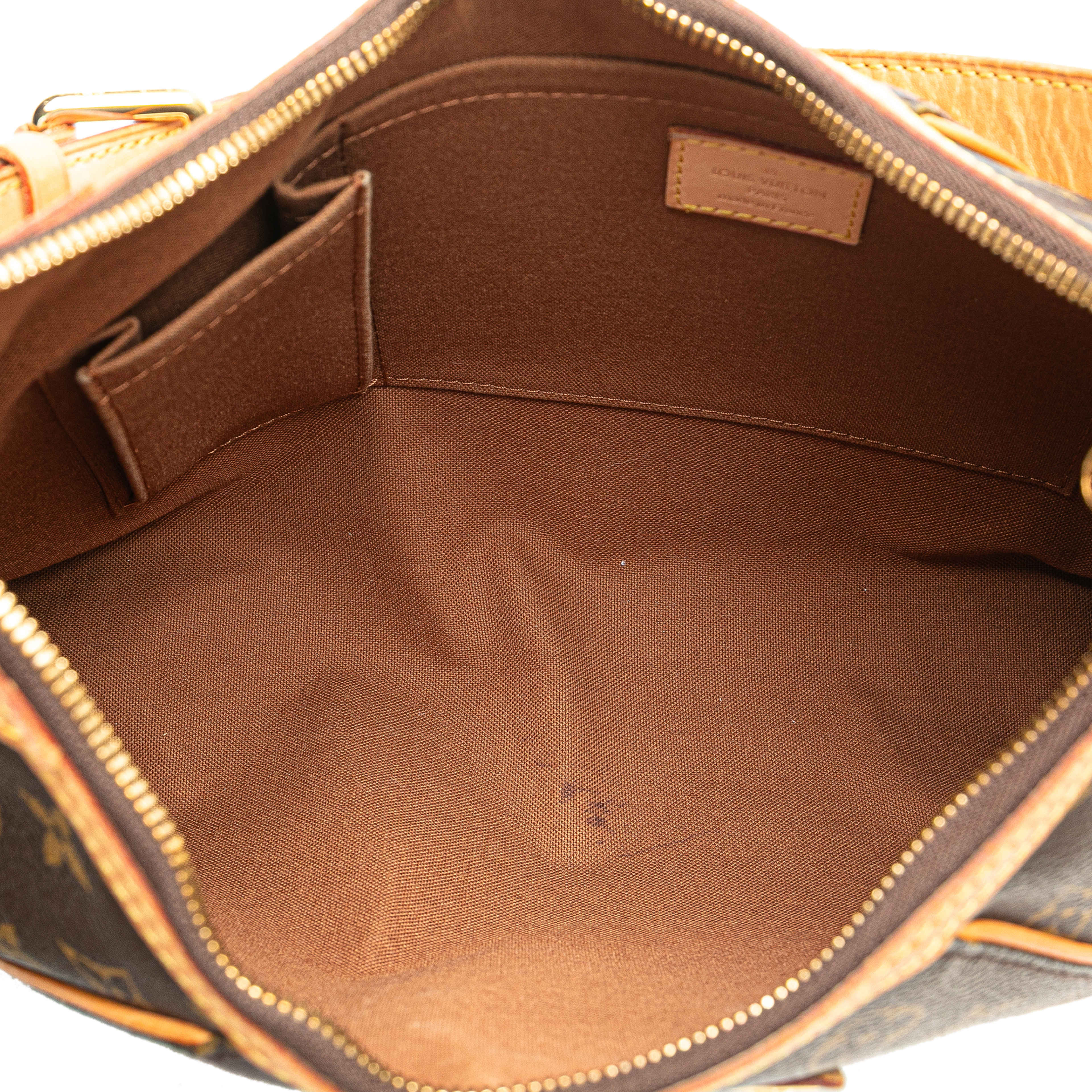 Louis Vuitton Monogram Thames Gm, från Luxclusif, i färgen brown. Klicka för att öppna bilden i stort format