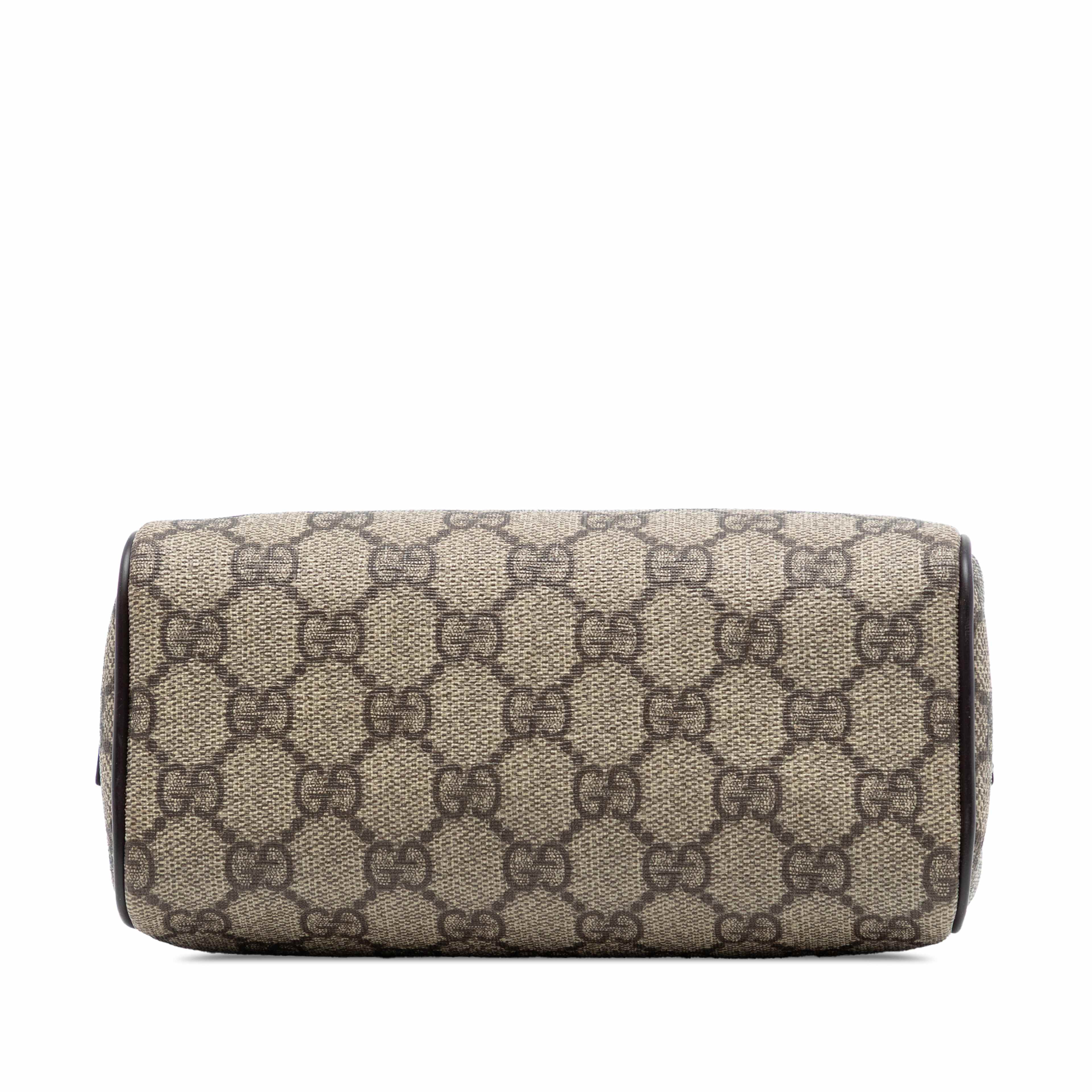 Gucci Gg Supreme Pouch, från Luxclusif, i färgen beige. Klicka för att öppna bilden i stort format