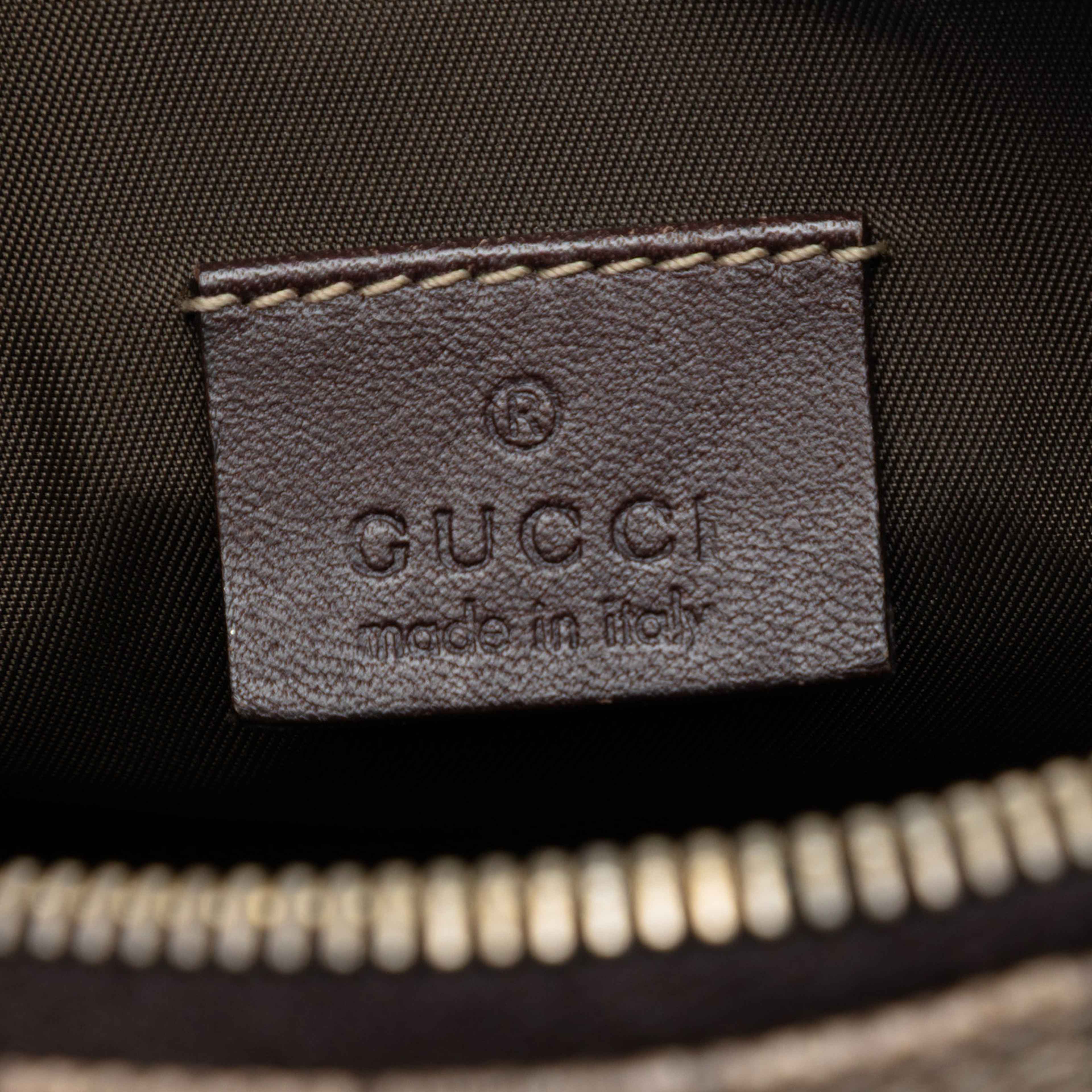 Gucci Gg Supreme Pouch, från Luxclusif, i färgen beige. Klicka för att öppna bilden i stort format