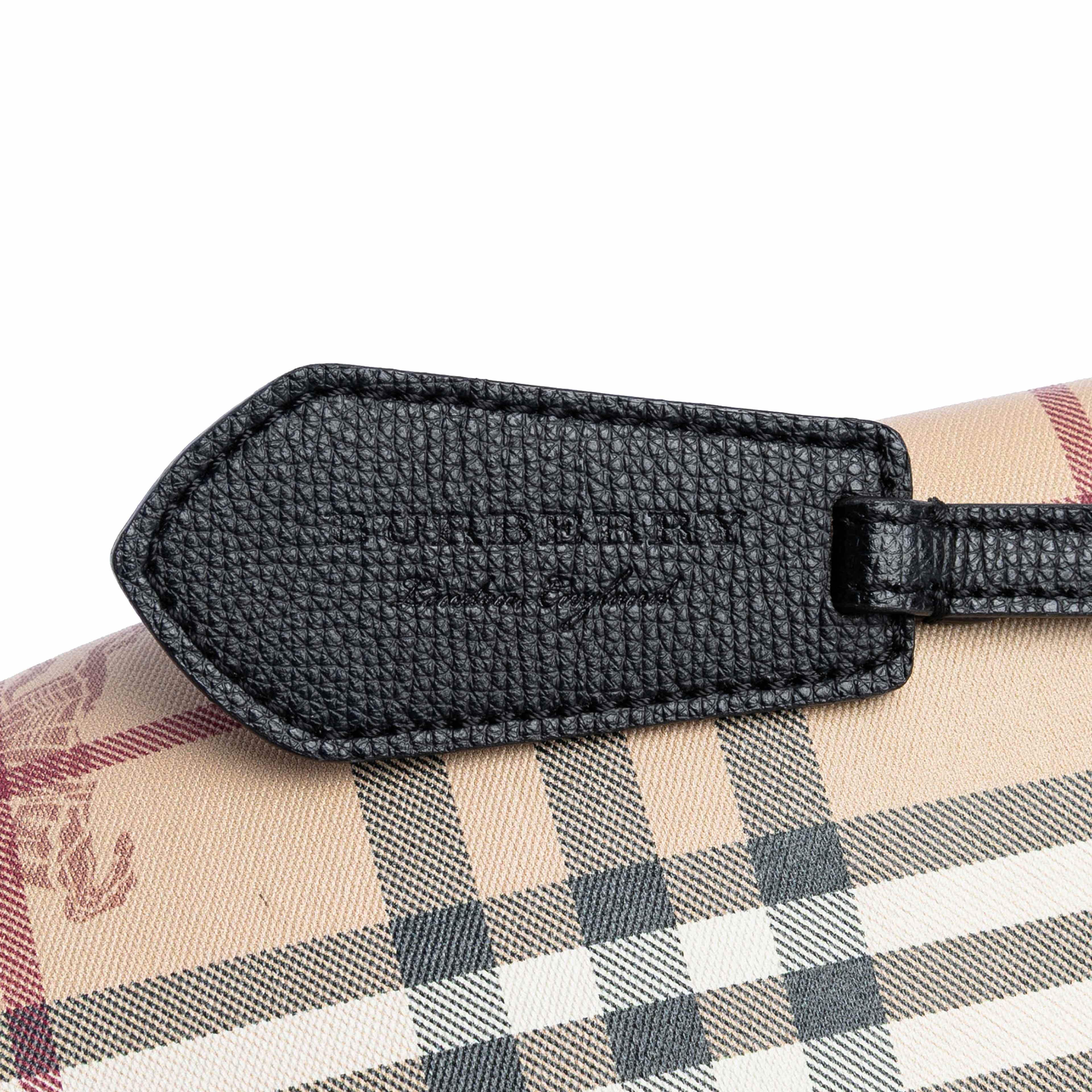 Burberry Haymarket Check Coated Canvas Lorne Bucket Bag, från Luxclusif, i färgen beige. Klicka för att öppna bilden i stort format