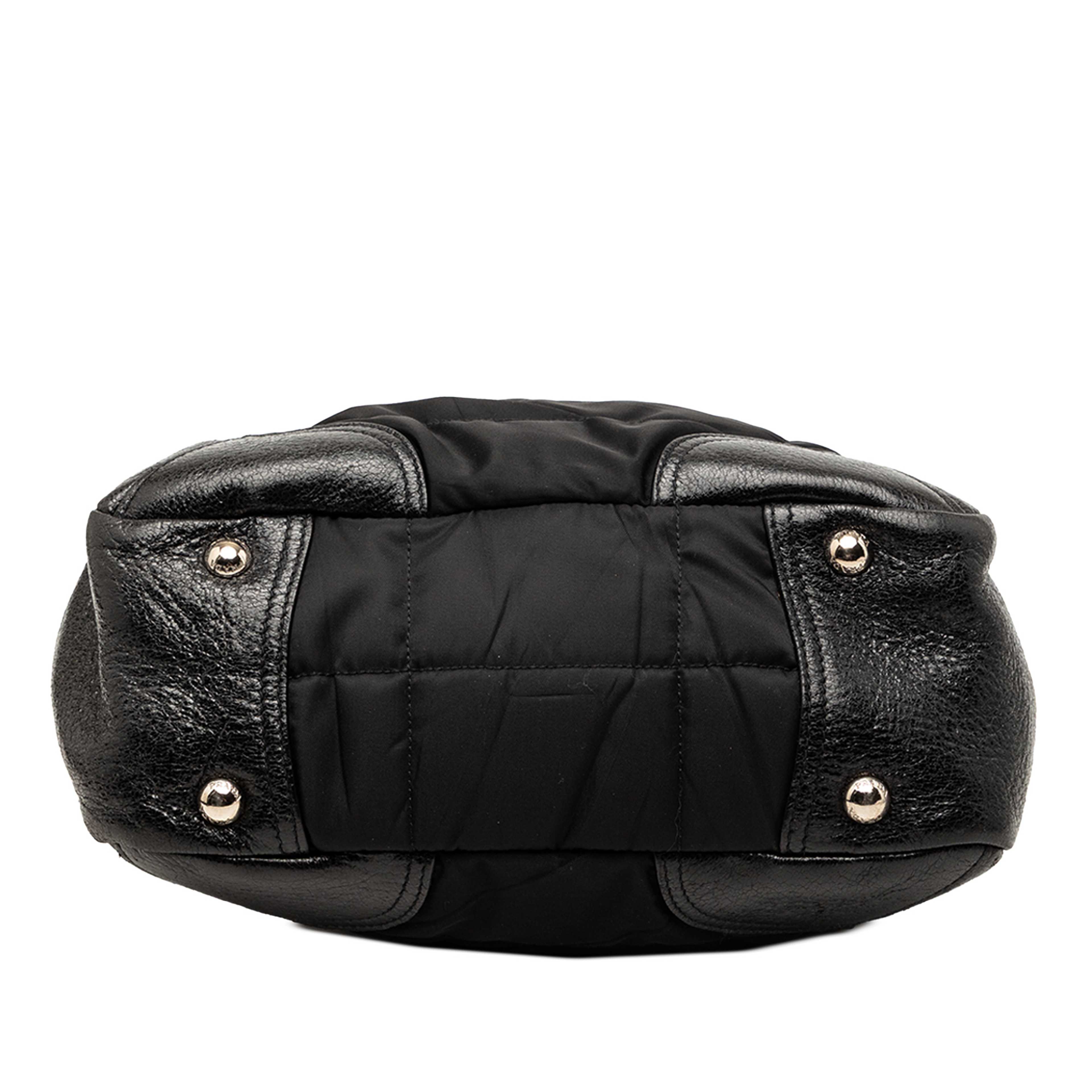 Prada Tessuto Cervo Lux 24h Tote, från Luxclusif, i färgen black. Klicka för att öppna bilden i stort format